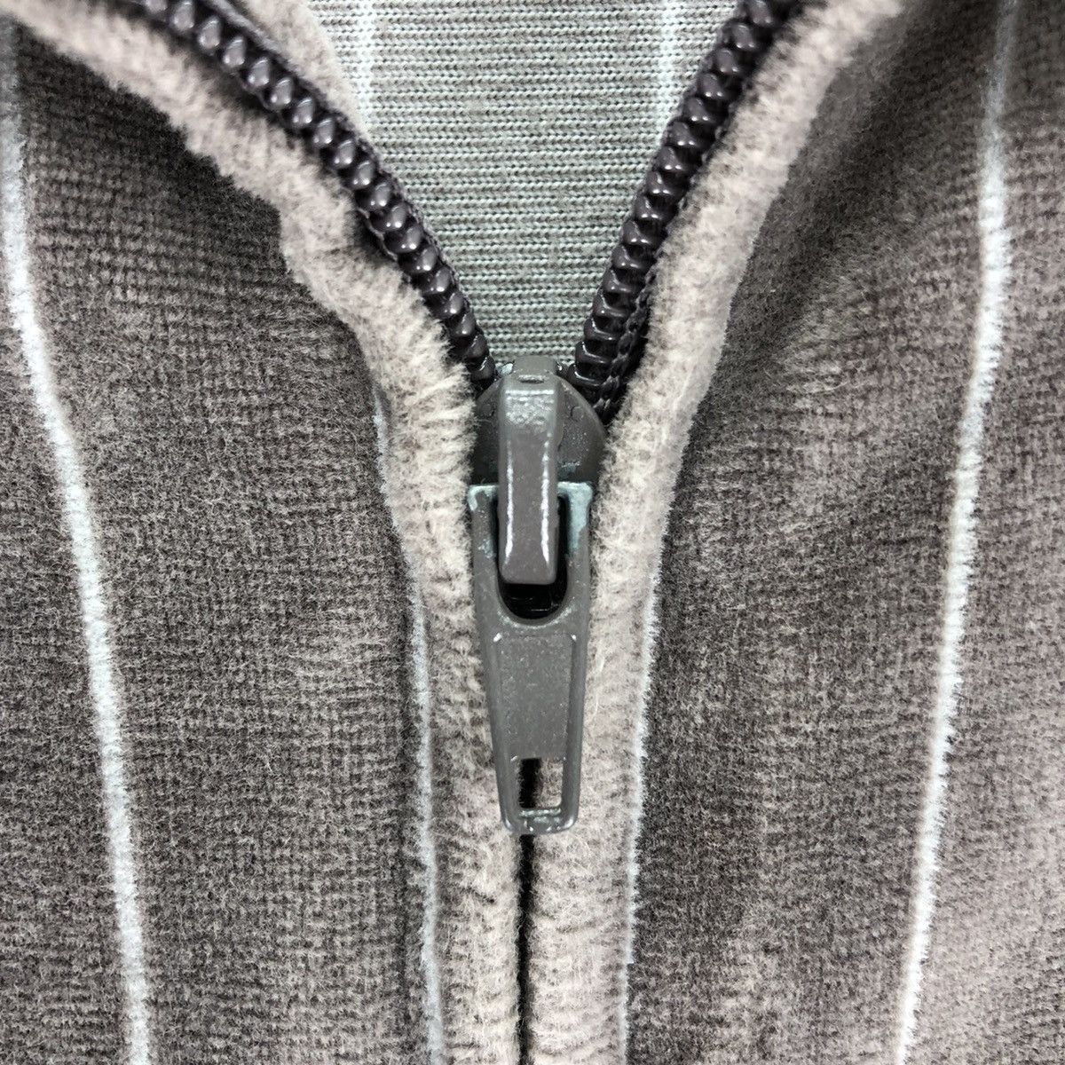 Japanese Brand Vintage Velvet Striped Zipper Sweater by Nirbana Size US M / EU 48-50 / 2 - 11 Thumbnail
