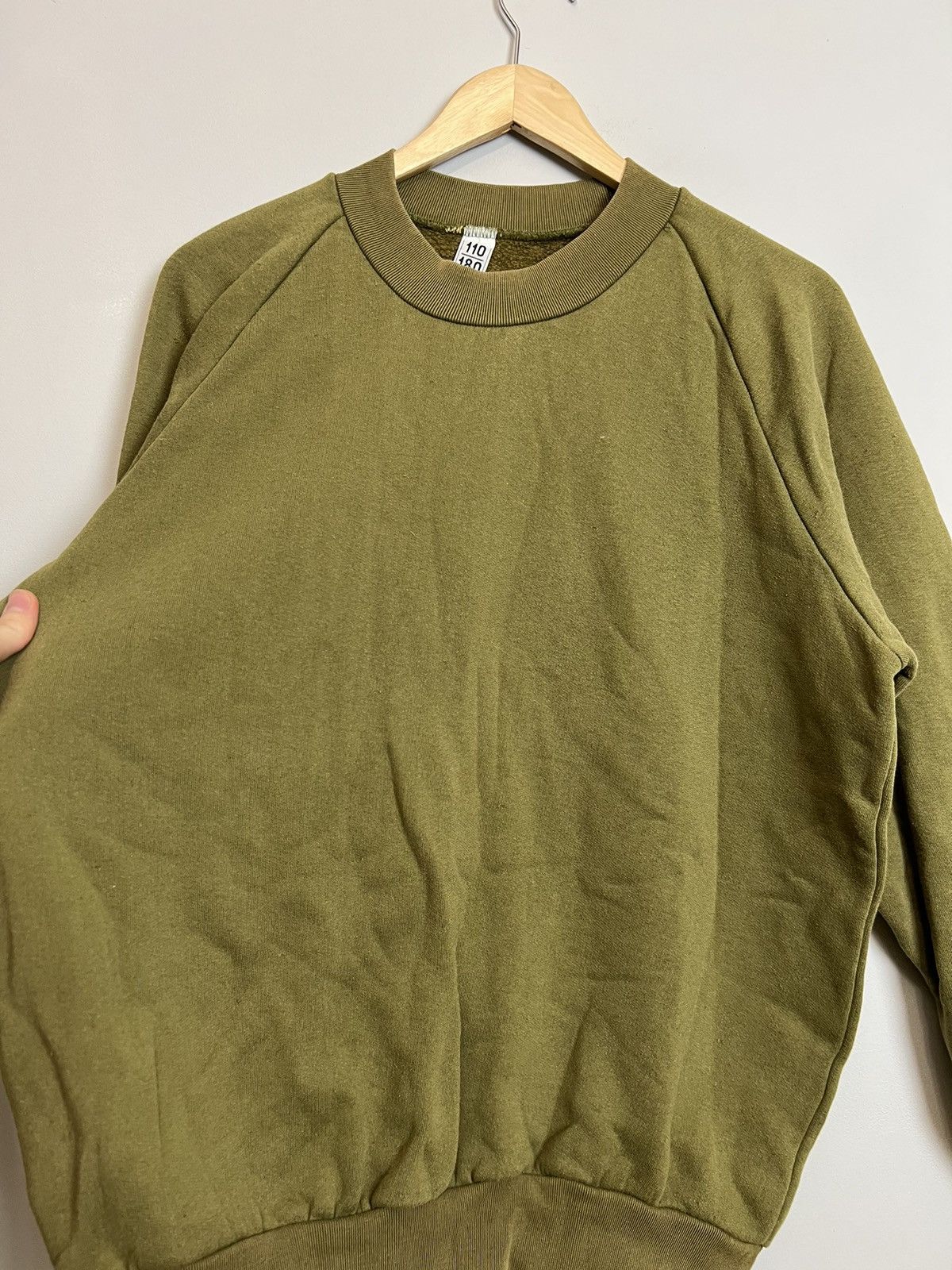 Vintage 80s Vintage Rare Colour Military Green Blank Sweatshirt Crew Size US L / EU 52-54 / 3 - 3 Thumbnail
