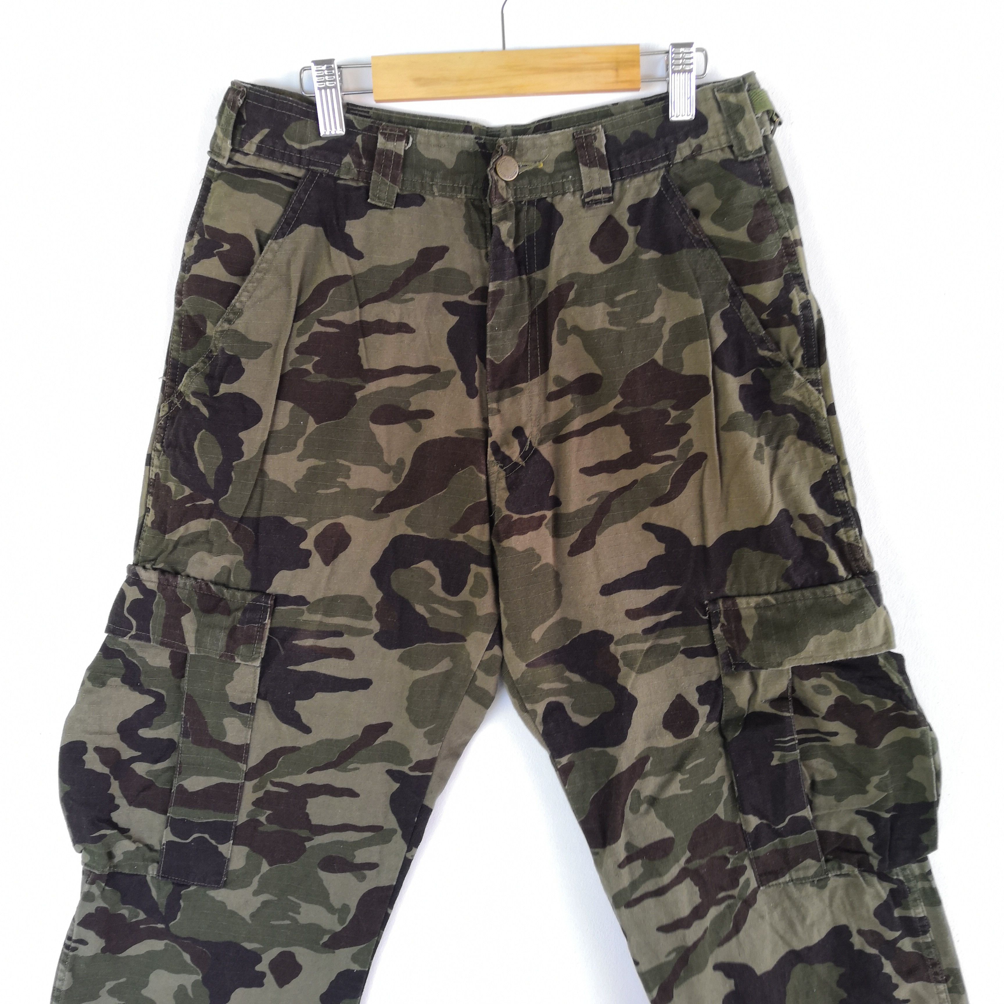 Japanese Brand × Vintage Baggy Japanese Cargo Pants Multi Pocket Camouflage Trousers Size 28" / US 6 / IT 42 - 4 Thumbnail