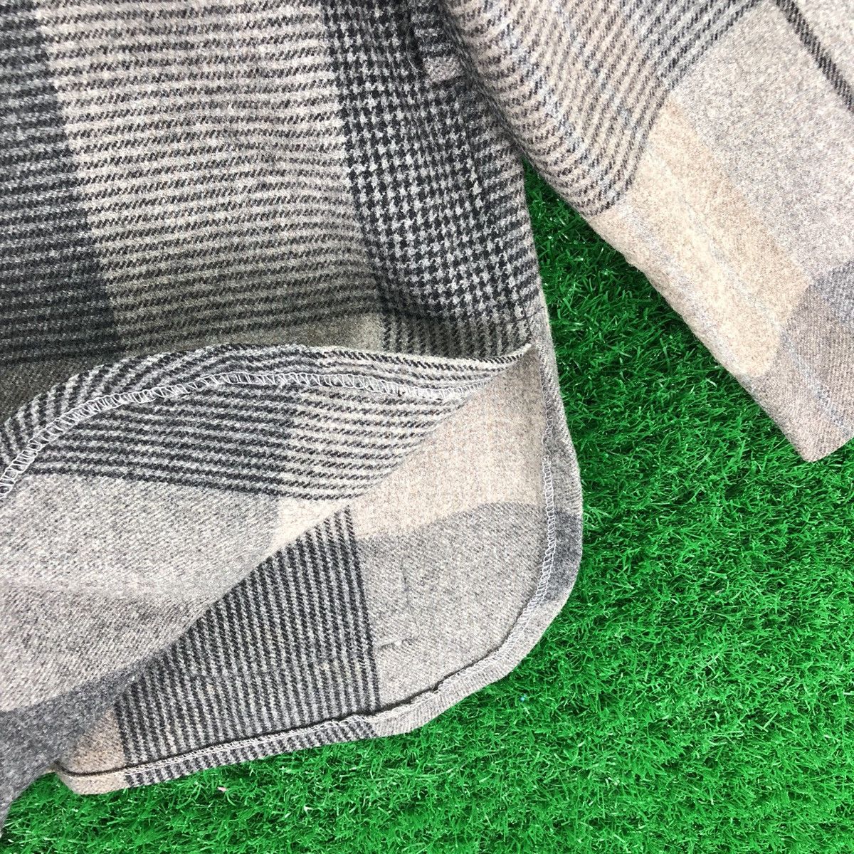 Japanese Brand Vintage 80's Wool Button Up Checkered Quarter Sleeve Size M / US 6-8 / IT 42-44 - 9 Thumbnail