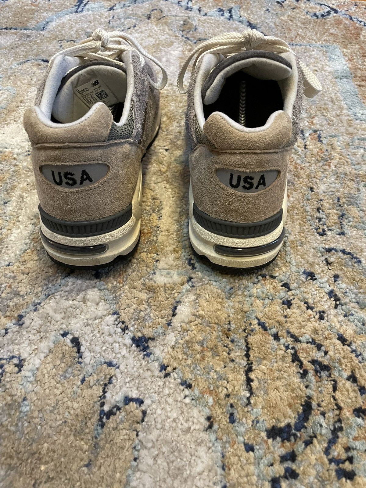 Kith × New Balance Size 11.5 - New Balance 990v2 Made In USA x Teddy Size US 11.5 / EU 44-45 - 6 Thumbnail