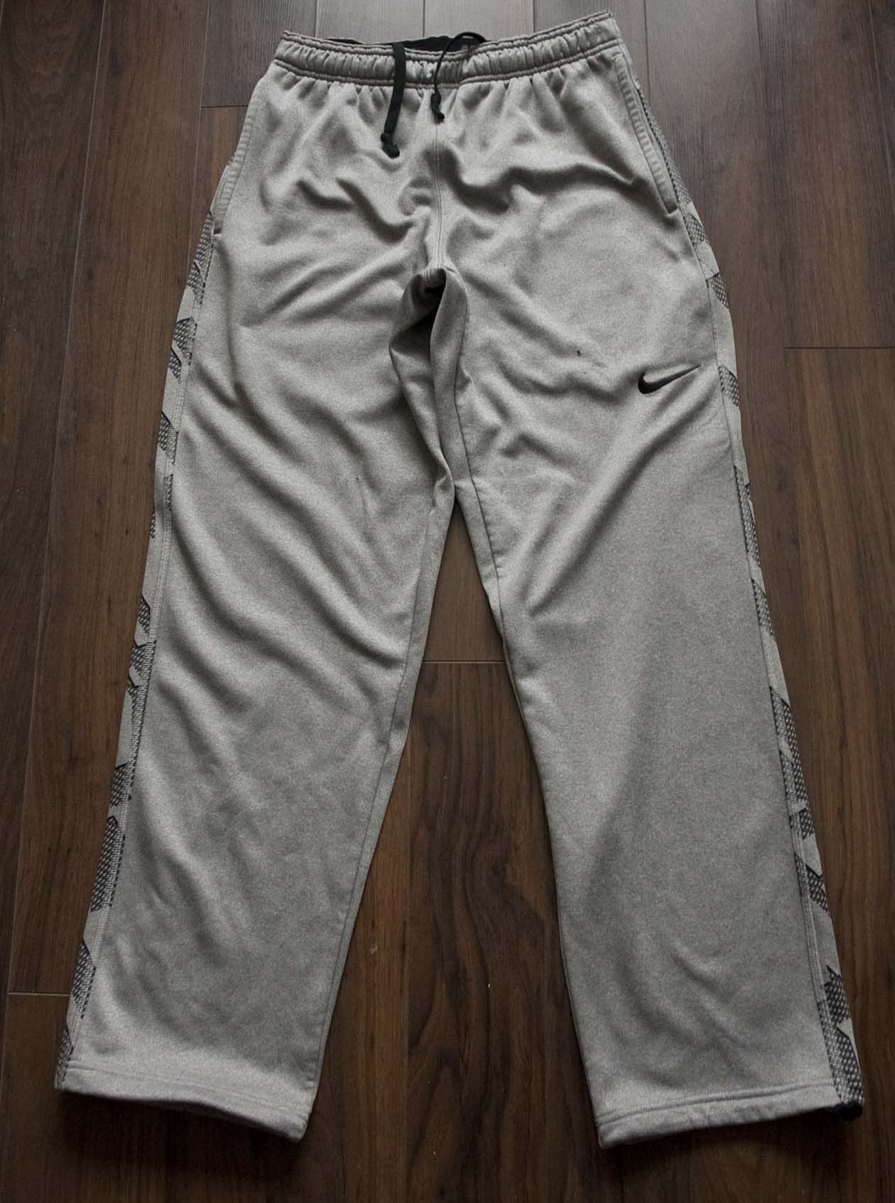 Nike Nike Jogger Pants Sweatpants Gray Size M / 33x32 Size US 33 - 1 Thumbnail