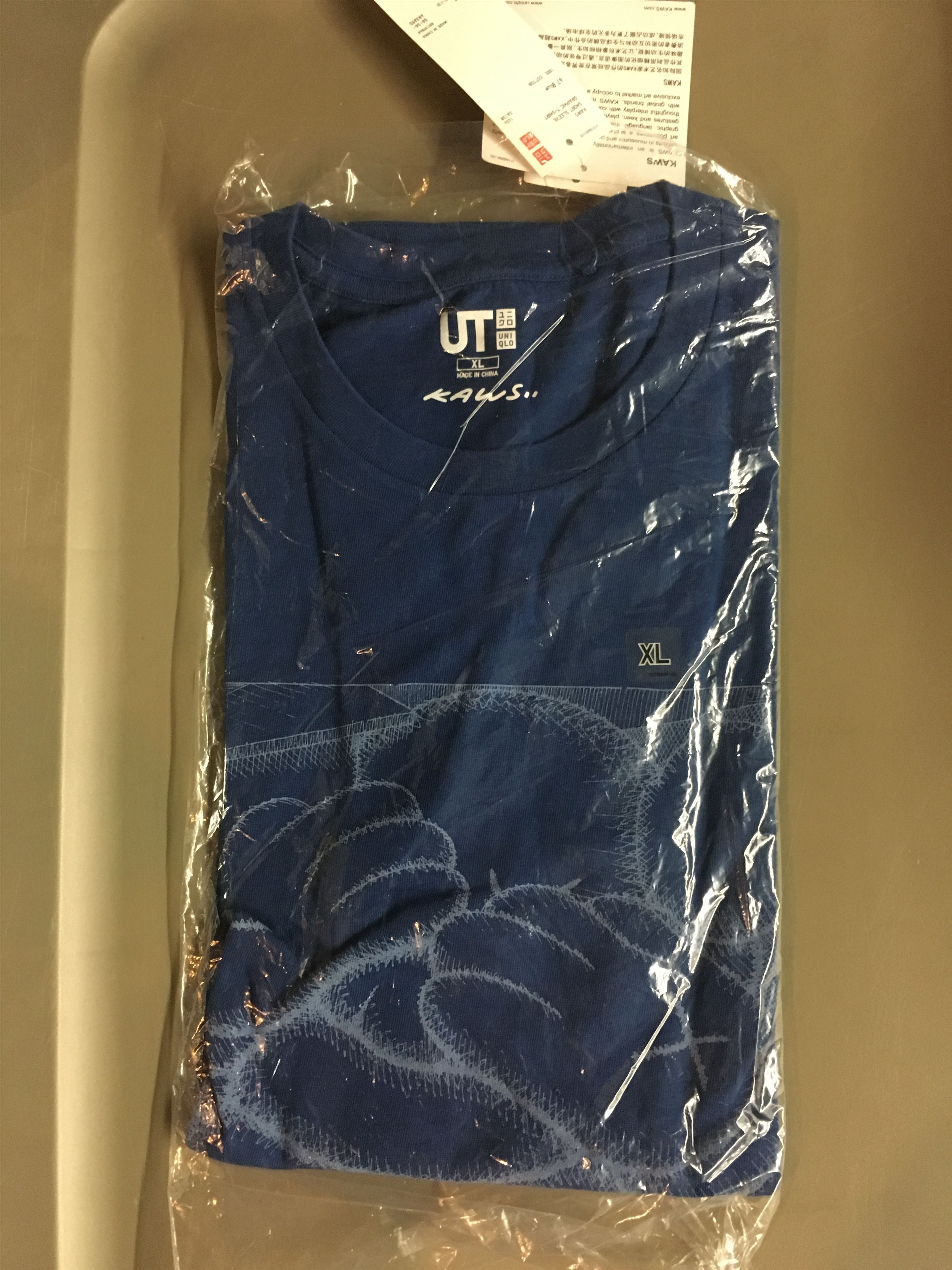 Kaws × Uniqlo Uniqlo X Kaws Companion Tee Size X-Large Blue Size US XL / EU 56 / 4 - 1 Thumbnail
