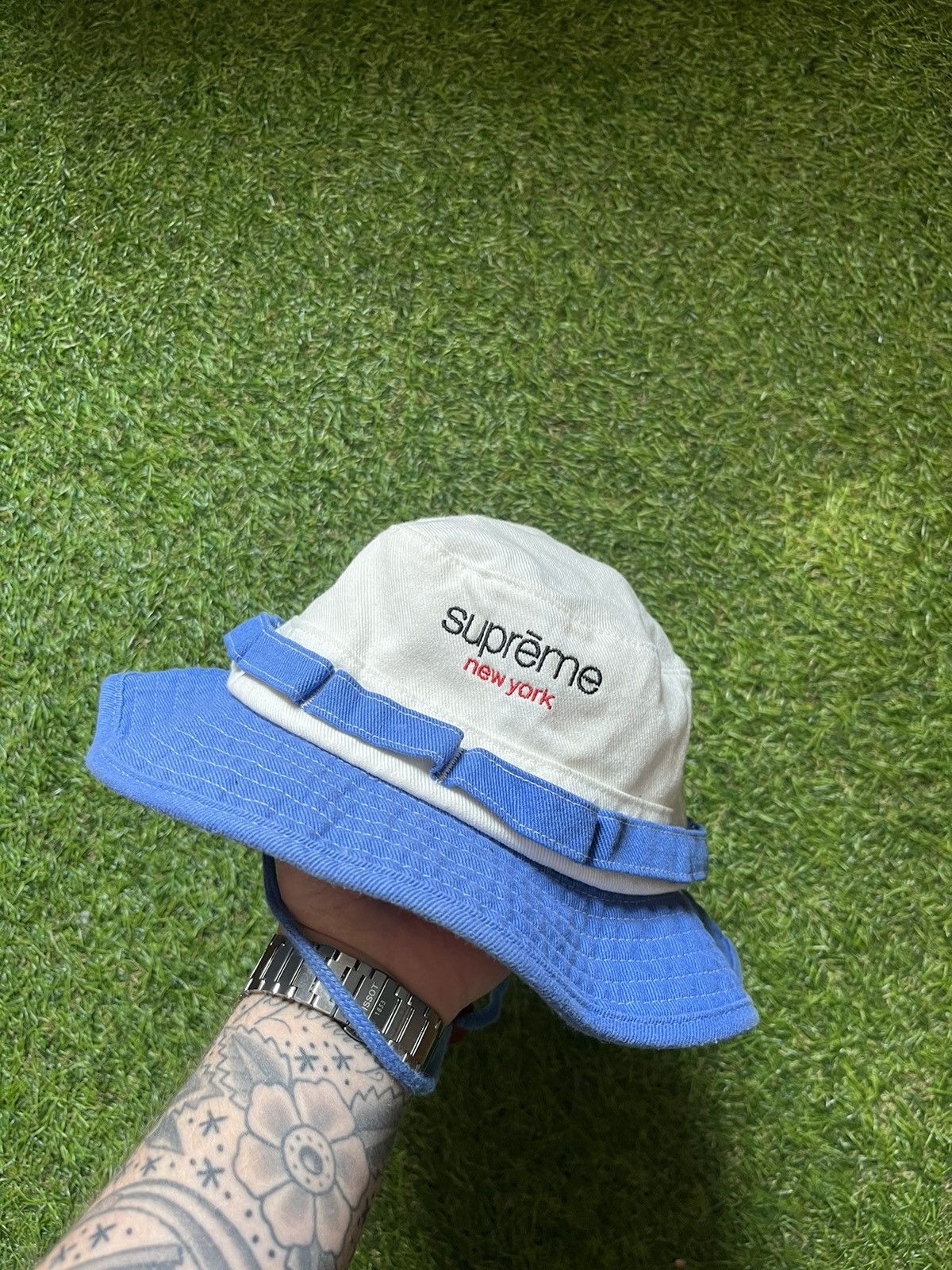 Supreme hat bucket hat