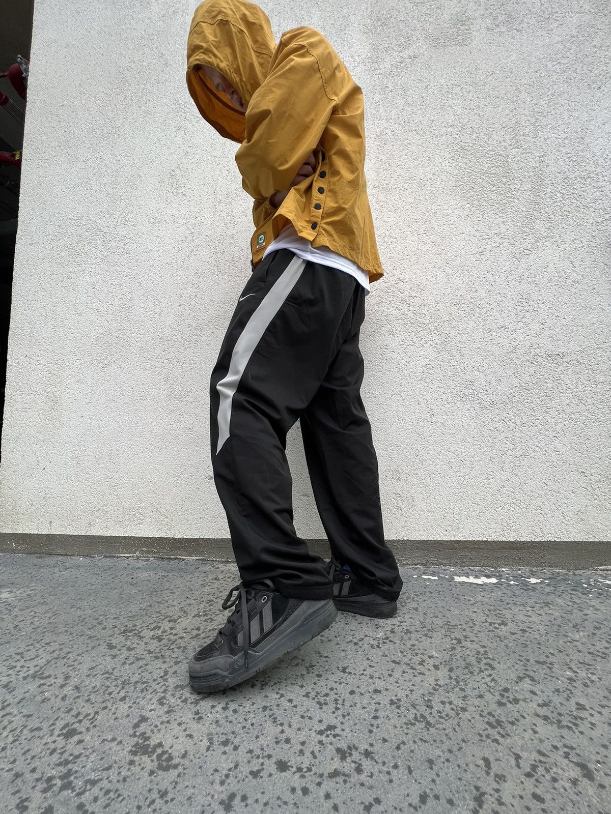 Nike Vintage Nike Track Pants Black Size US 32 / EU 48 - 9 Thumbnail
