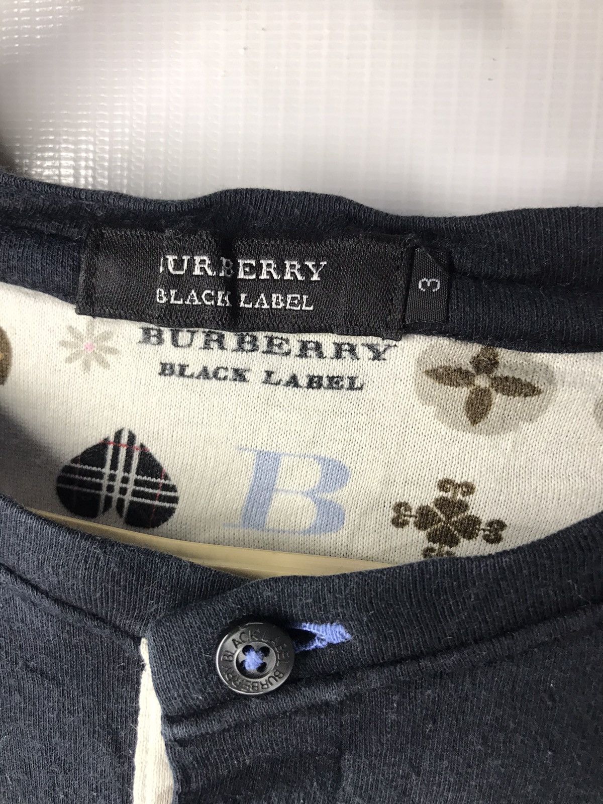Burberry Burberry black label half button long sleeve shirt Size US L / EU 52-54 / 3 - 3 Thumbnail