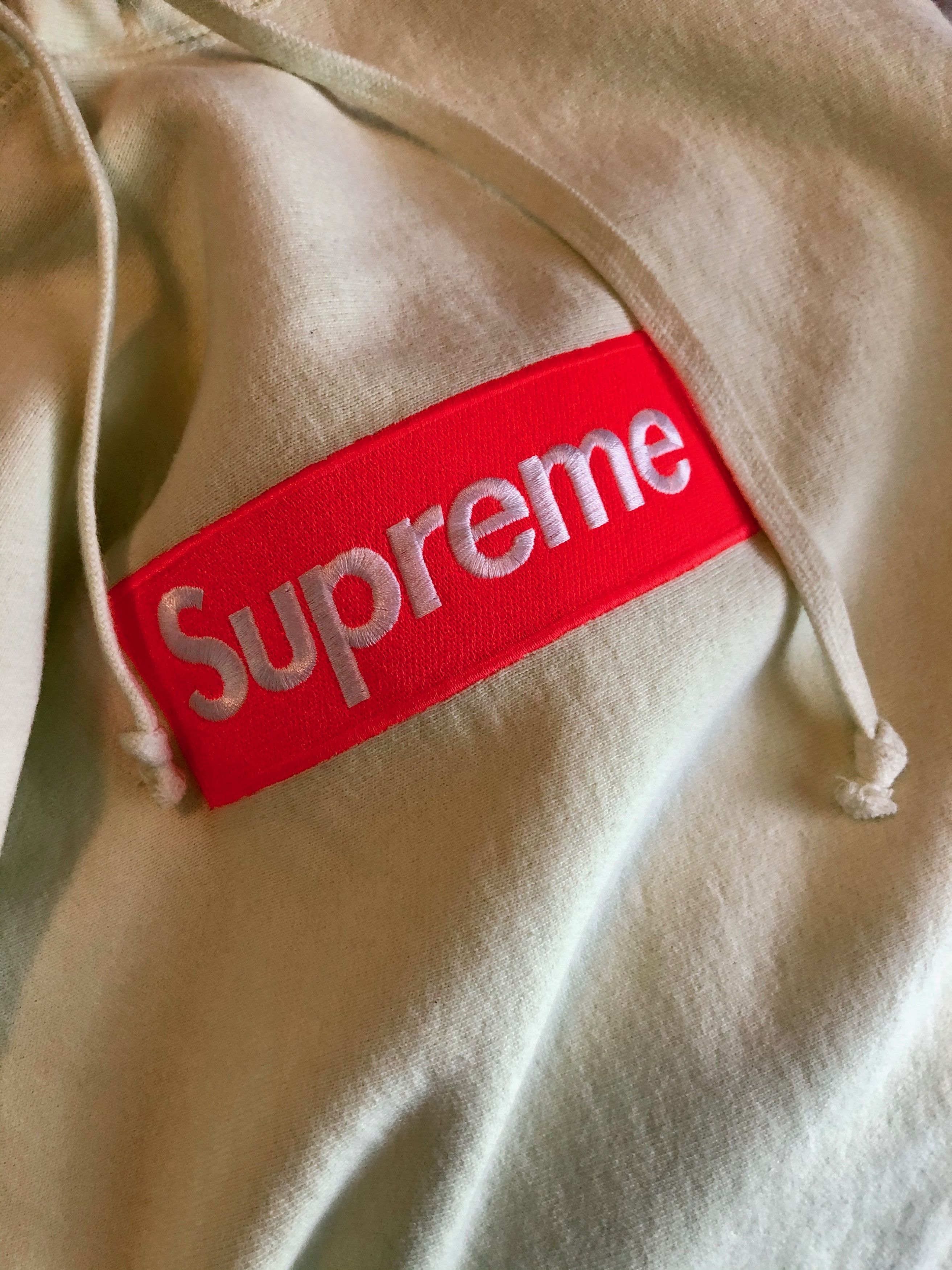Supreme Supreme Pale Lime Box Logo Hoodie FW17 Size US L / EU 52-54 / 3 - 3 Thumbnail