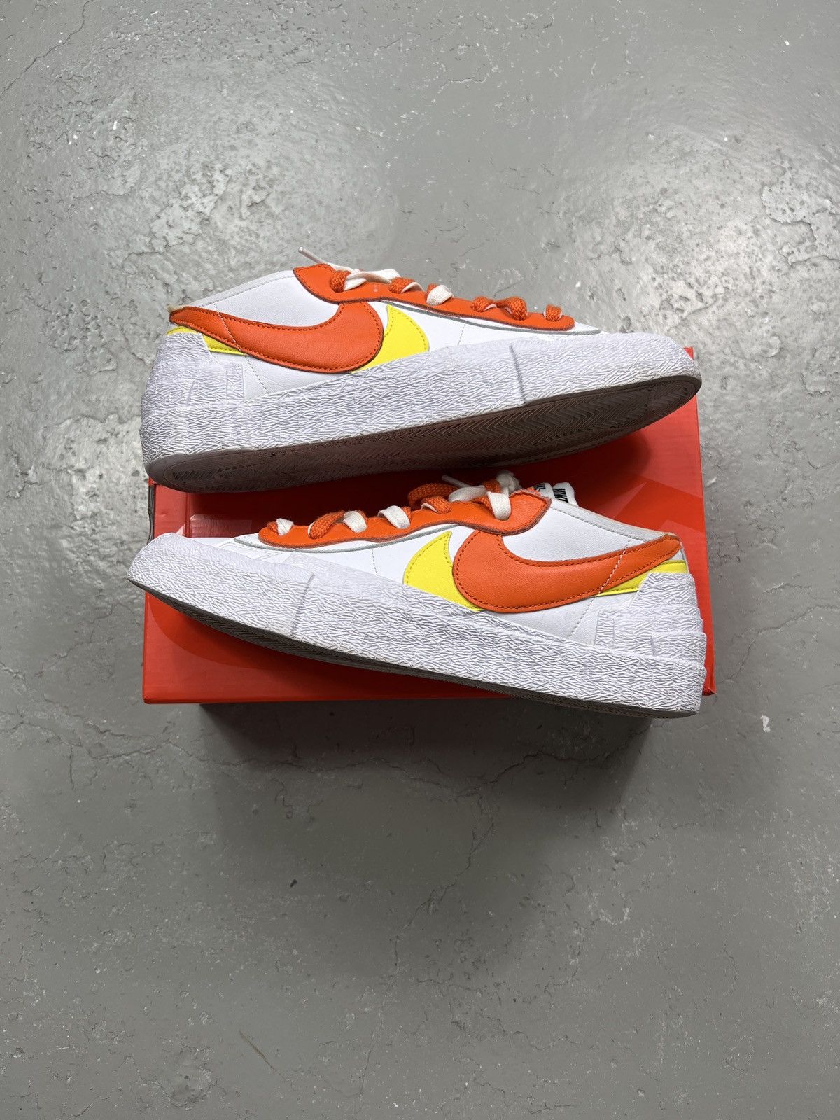 sacai low orange