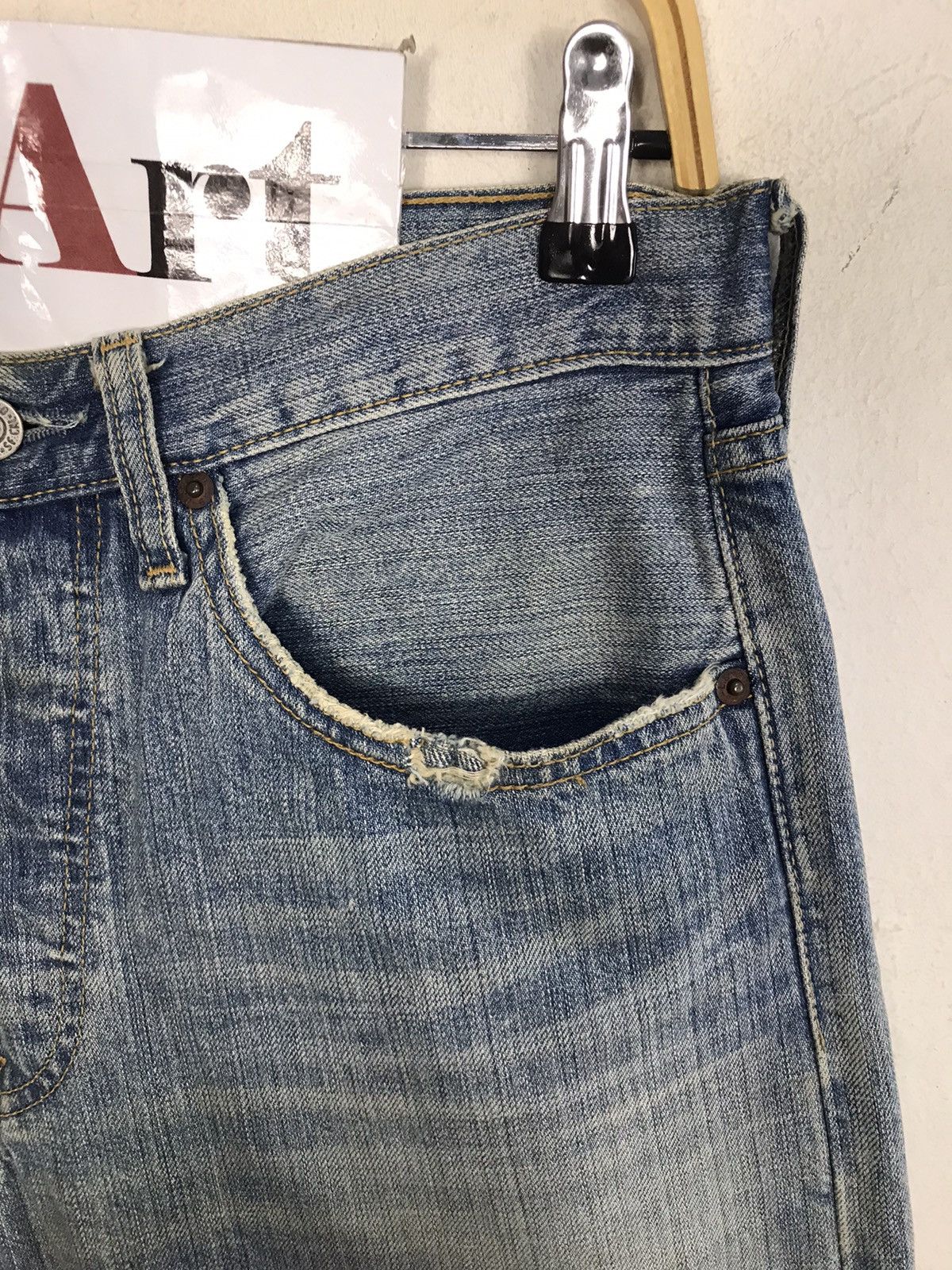 Levi's × Vintage Vintage Levi’s Light Wash Distressed Denim Jeans Size US 32 / EU 48 - 5 Thumbnail