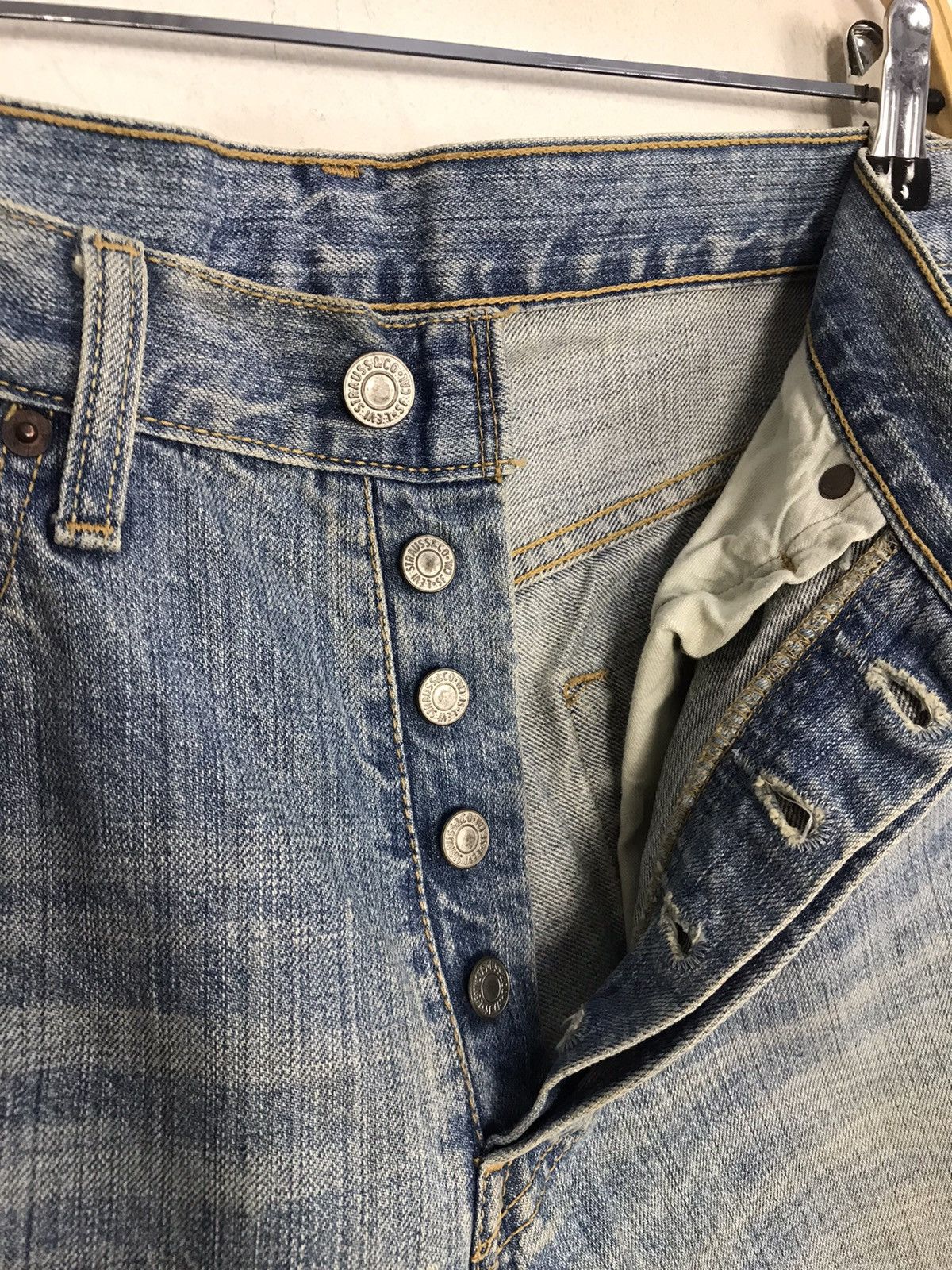 Levi's × Vintage Vintage Levi’s Light Wash Distressed Denim Jeans Size US 32 / EU 48 - 8 Thumbnail
