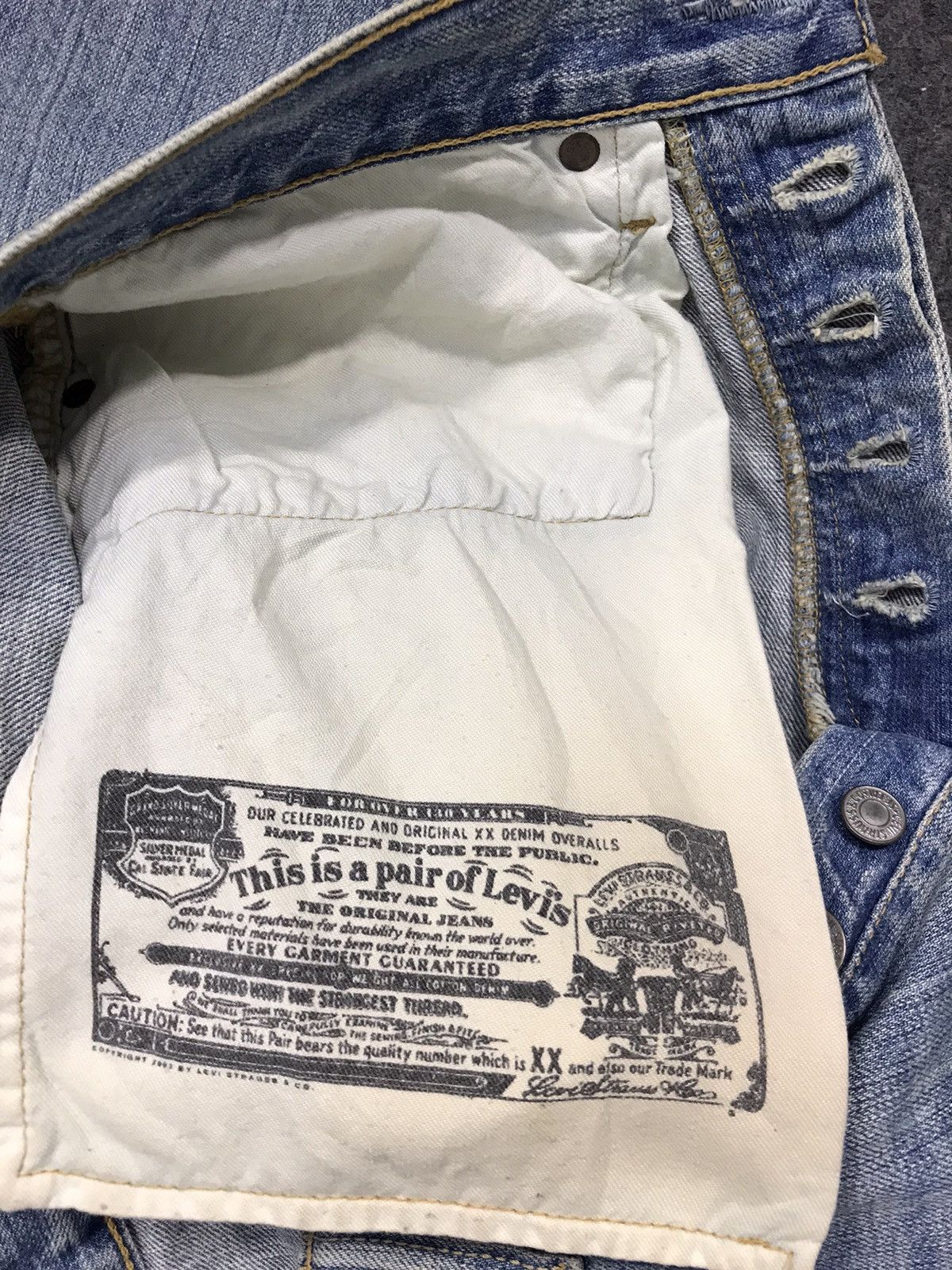 Levi's × Vintage Vintage Levi’s Light Wash Distressed Denim Jeans Size US 32 / EU 48 - 14 Thumbnail