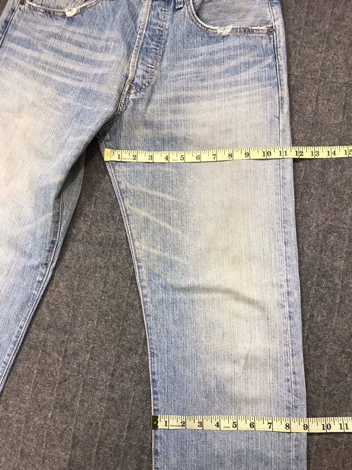 Levi's × Vintage Vintage Levi’s Light Wash Distressed Denim Jeans Size US 32 / EU 48 - 18 Thumbnail