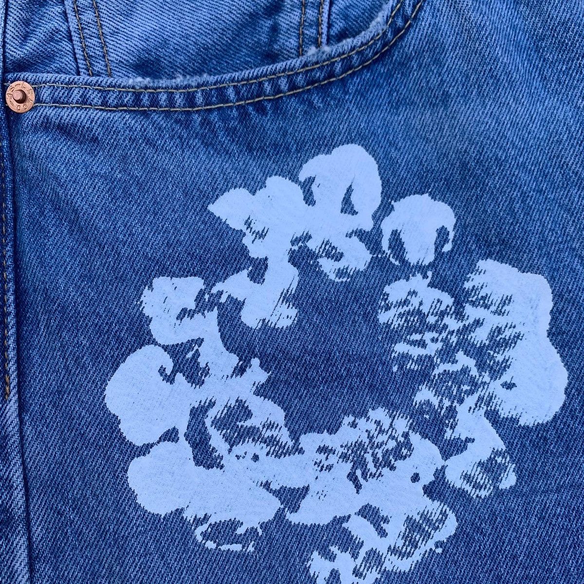 DENIM TEARS × Levi's THE COTTON WREATH JEAN VINTAGE LIGHT WASH (34x34) Size US 34 / EU 50 - 9 Thumbnail