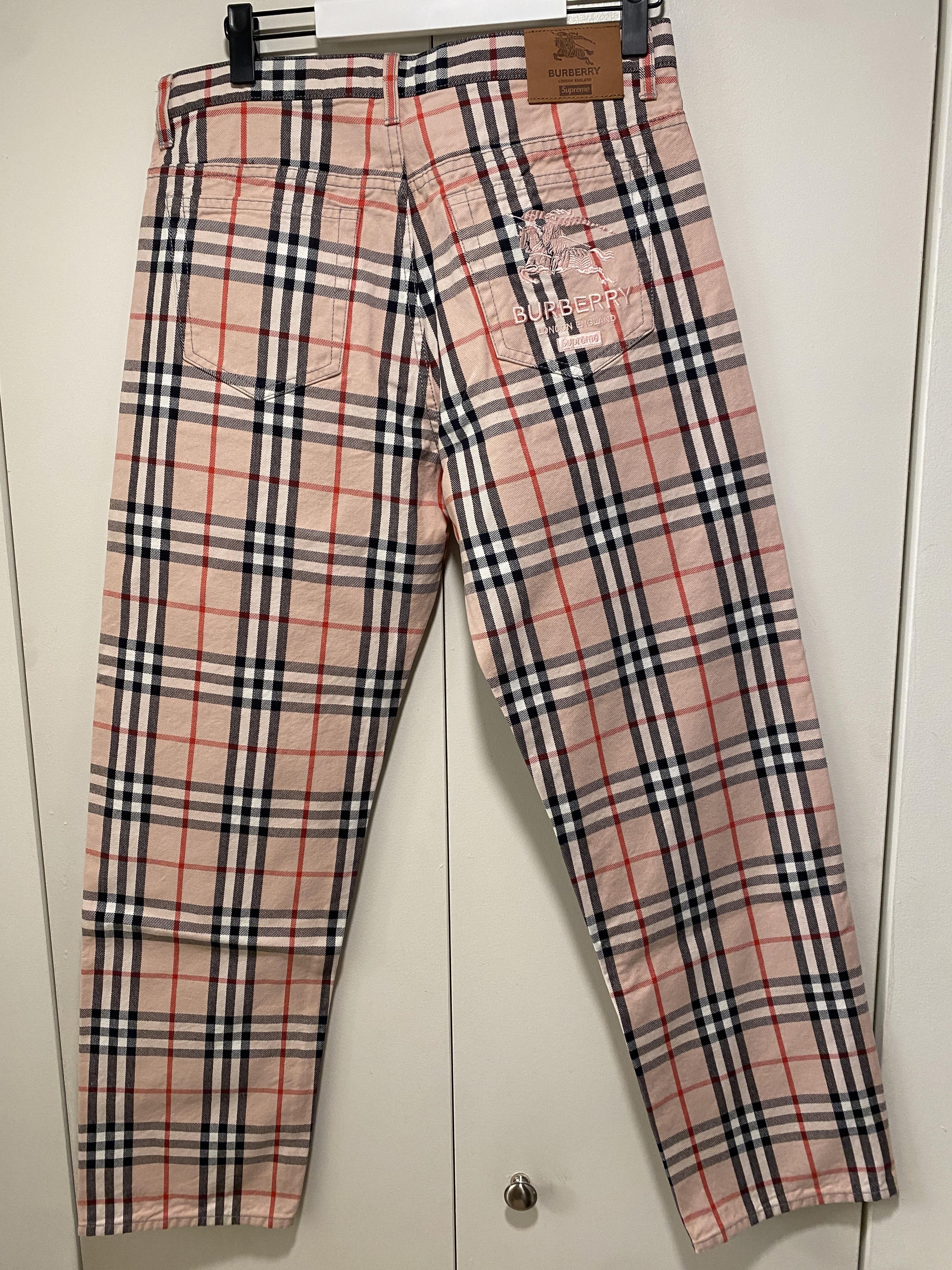 Burberry × Supreme Burberry x Supreme S/S 22 Jeans - Pink Size 32 Size US 32 / EU 48 - 3 Thumbnail