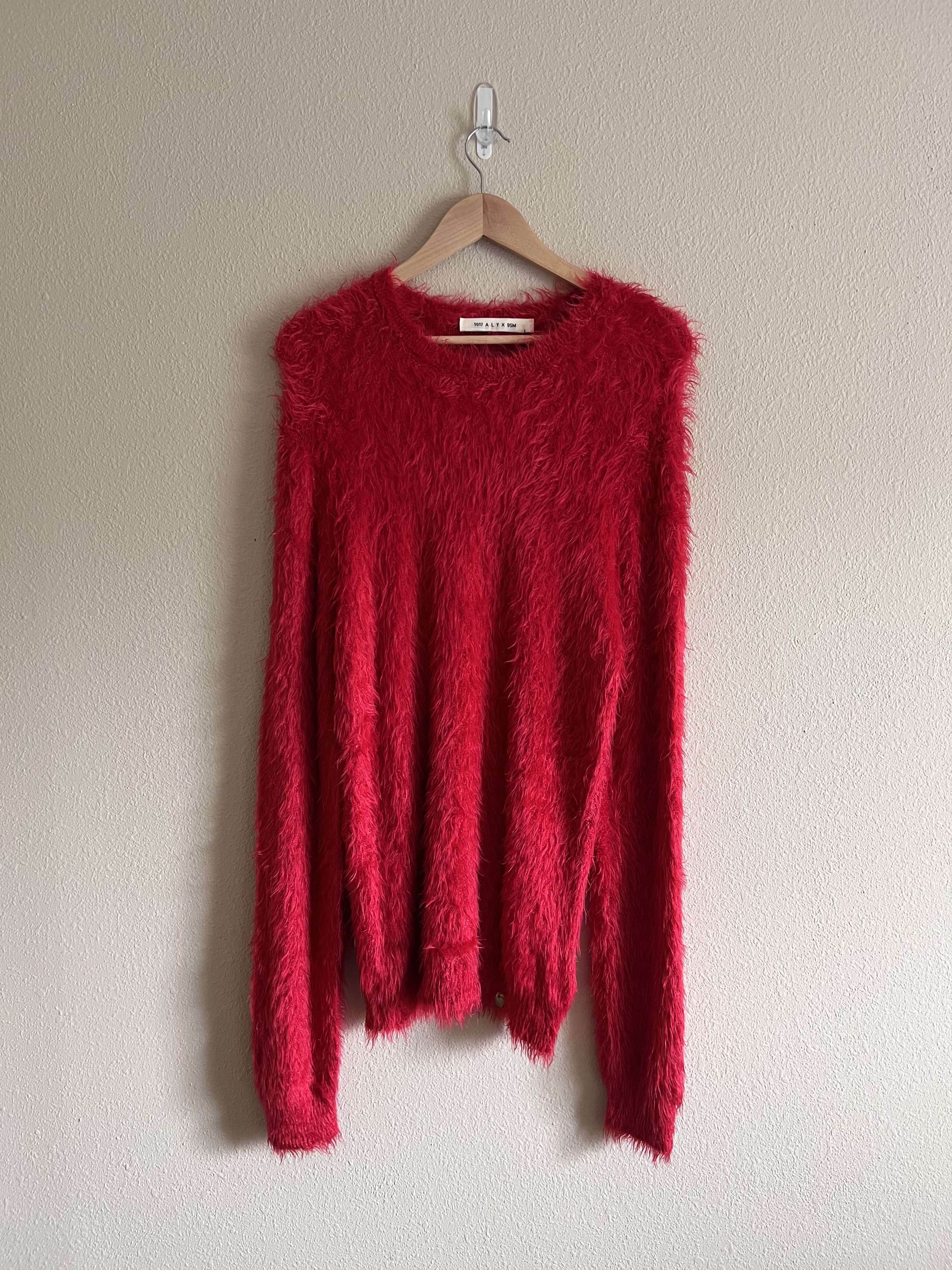 image of 1017 Alyx 9Sm Feathered Crewneck Sweater In Red, Men's (Size Small)