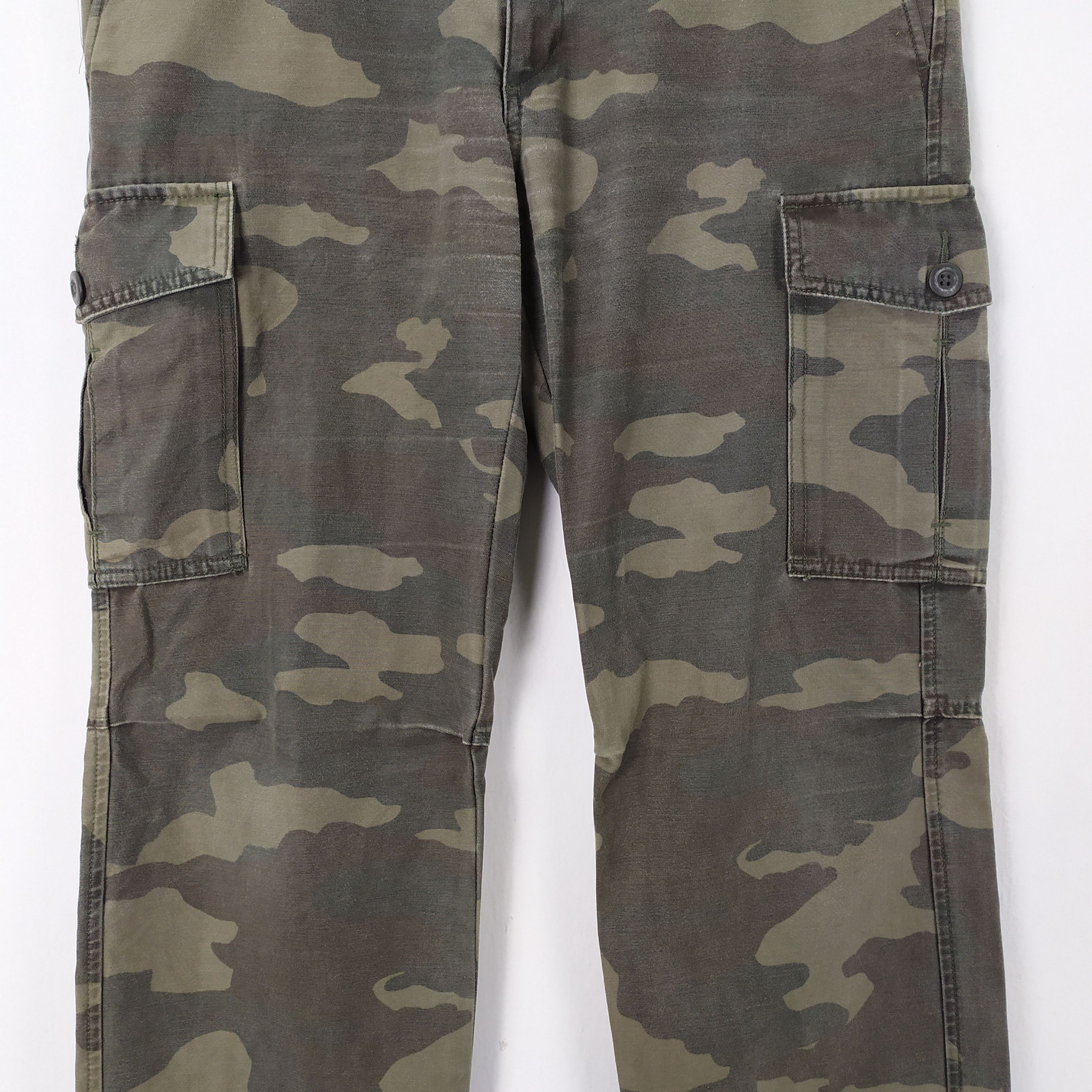 Japanese Brand VINTAGE JAPANESE BRAND FADED CAMO CARGO PANTS Size US 30 / EU 46 - 6 Thumbnail