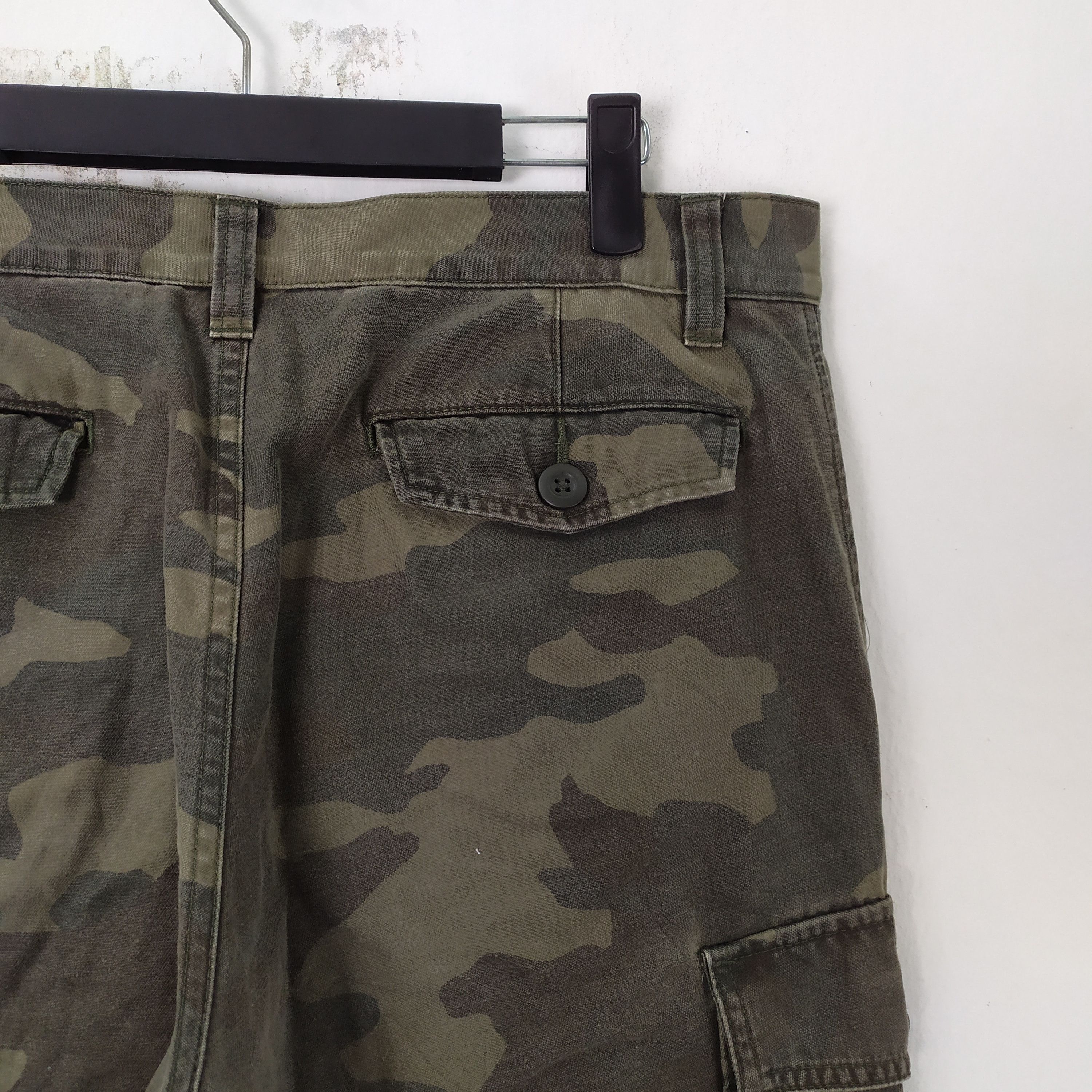 Japanese Brand VINTAGE JAPANESE BRAND FADED CAMO CARGO PANTS Size US 30 / EU 46 - 8 Thumbnail