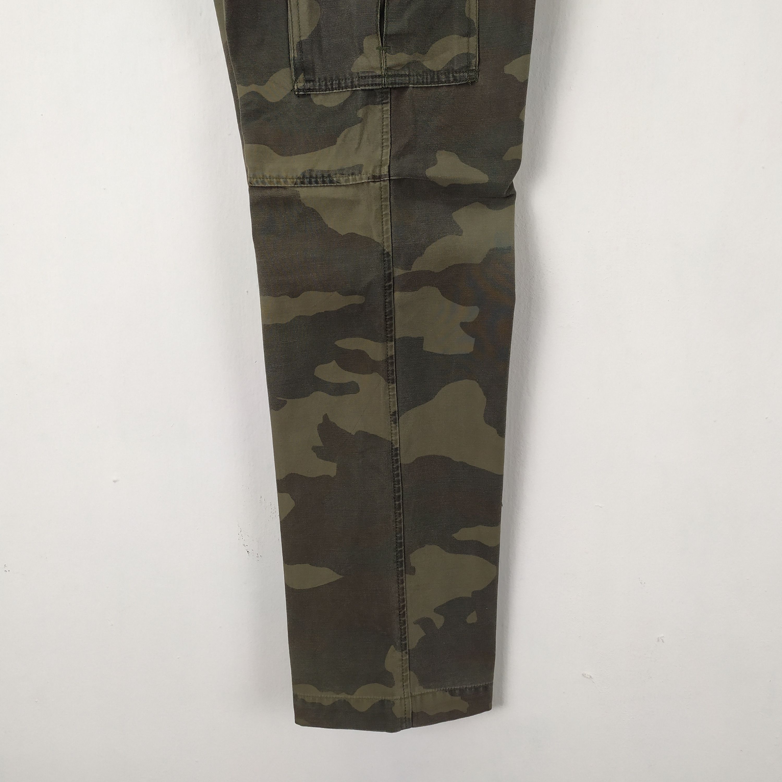 Japanese Brand VINTAGE JAPANESE BRAND FADED CAMO CARGO PANTS Size US 30 / EU 46 - 14 Thumbnail