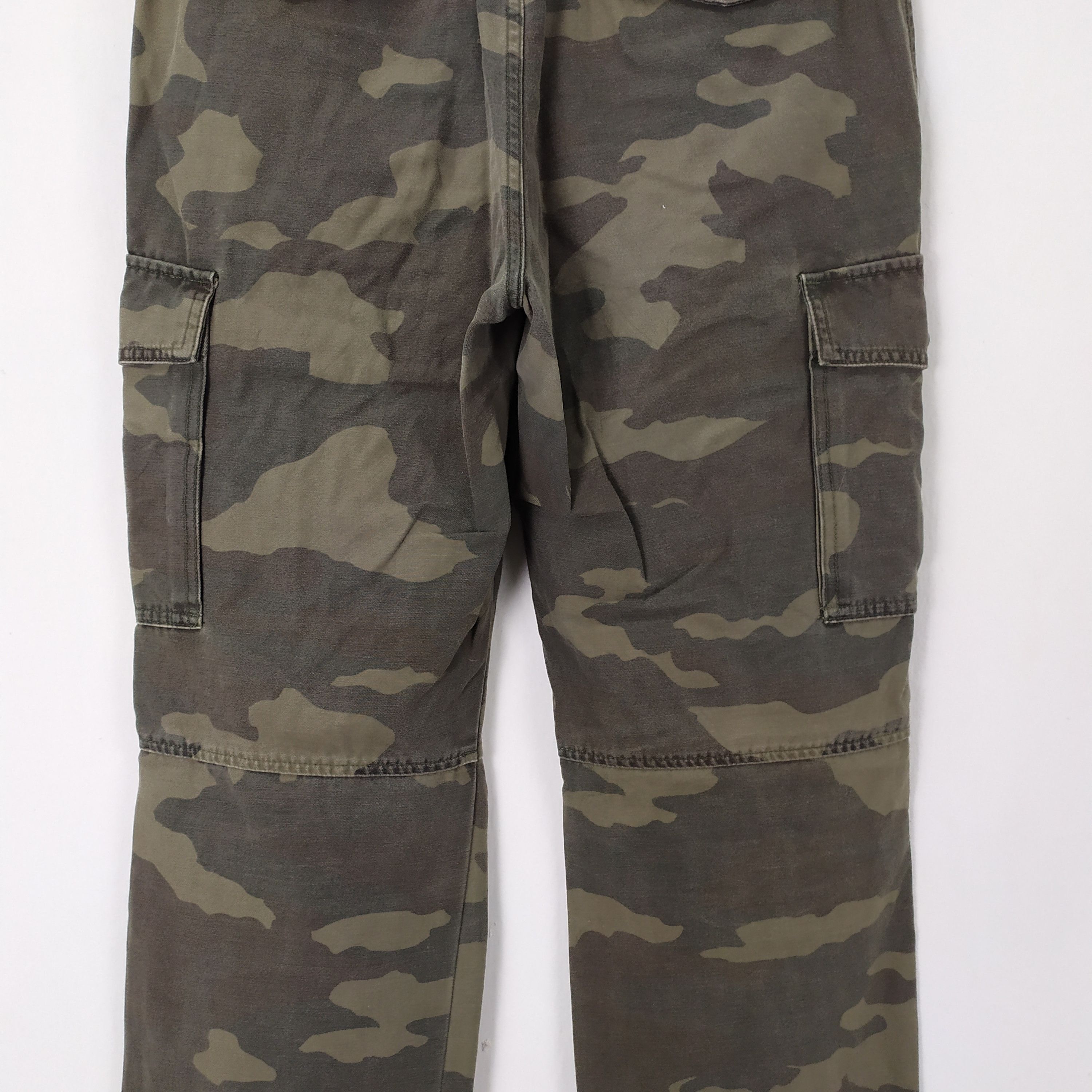 Japanese Brand VINTAGE JAPANESE BRAND FADED CAMO CARGO PANTS Size US 30 / EU 46 - 13 Thumbnail