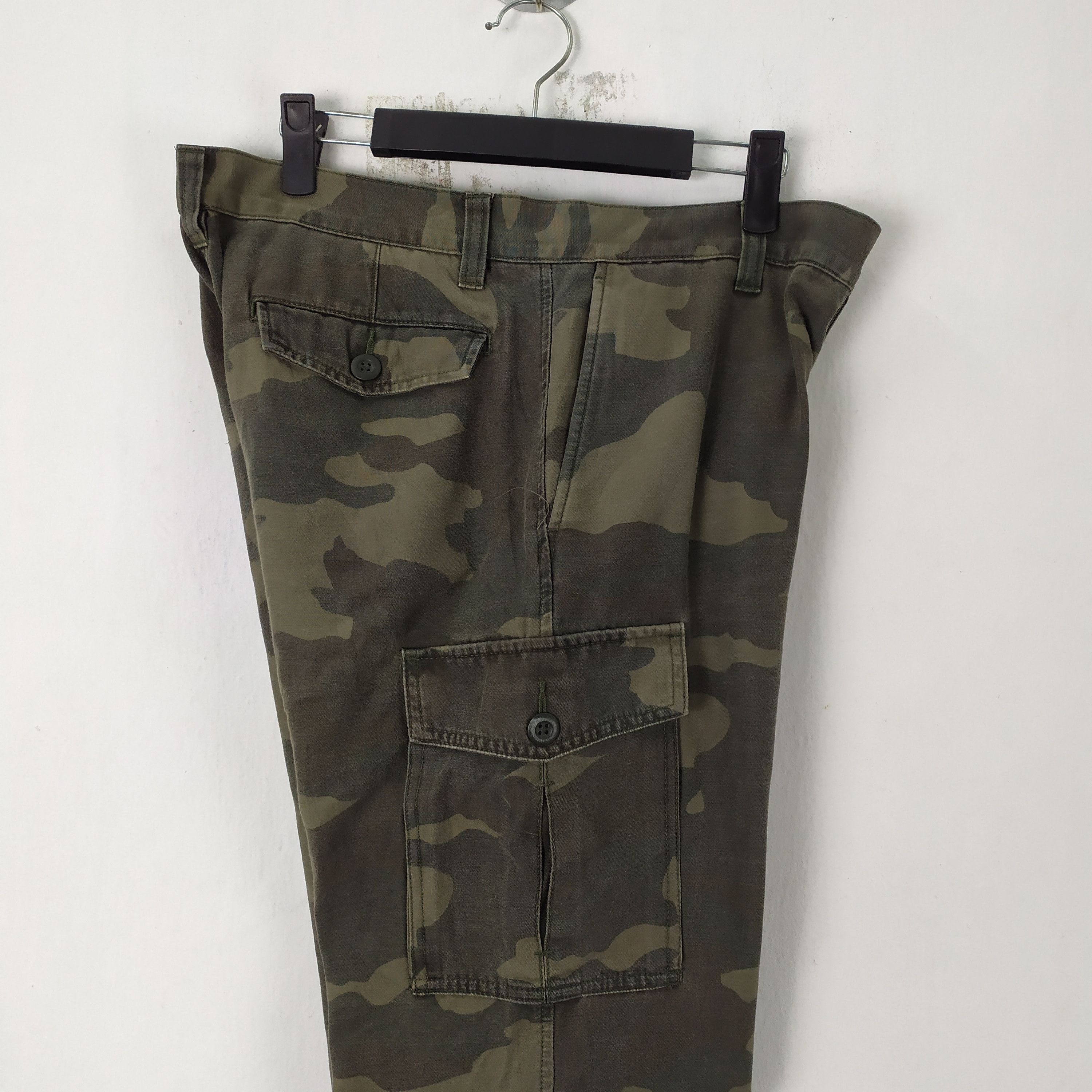 Japanese Brand VINTAGE JAPANESE BRAND FADED CAMO CARGO PANTS Size US 30 / EU 46 - 15 Thumbnail