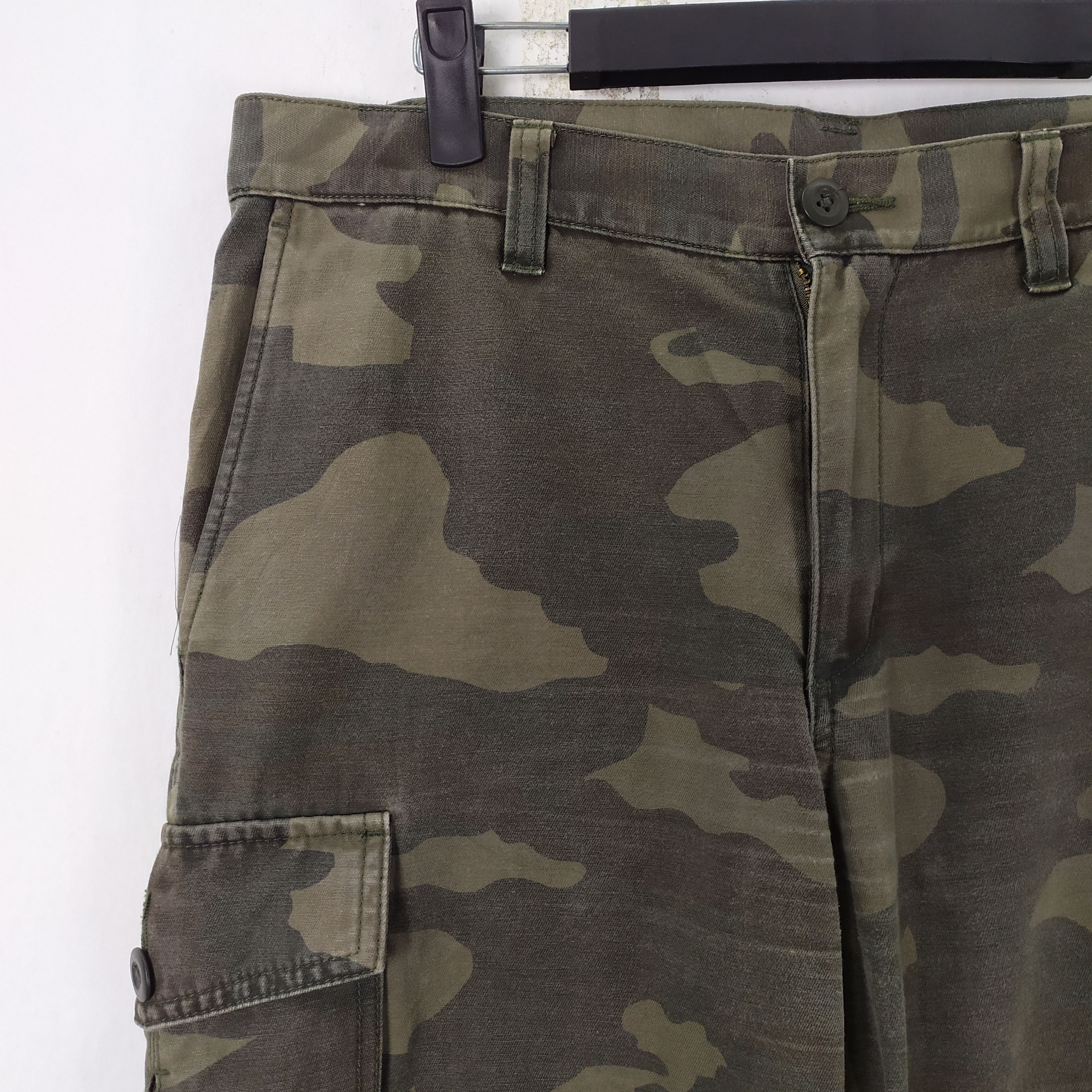Japanese Brand VINTAGE JAPANESE BRAND FADED CAMO CARGO PANTS Size US 30 / EU 46 - 3 Thumbnail