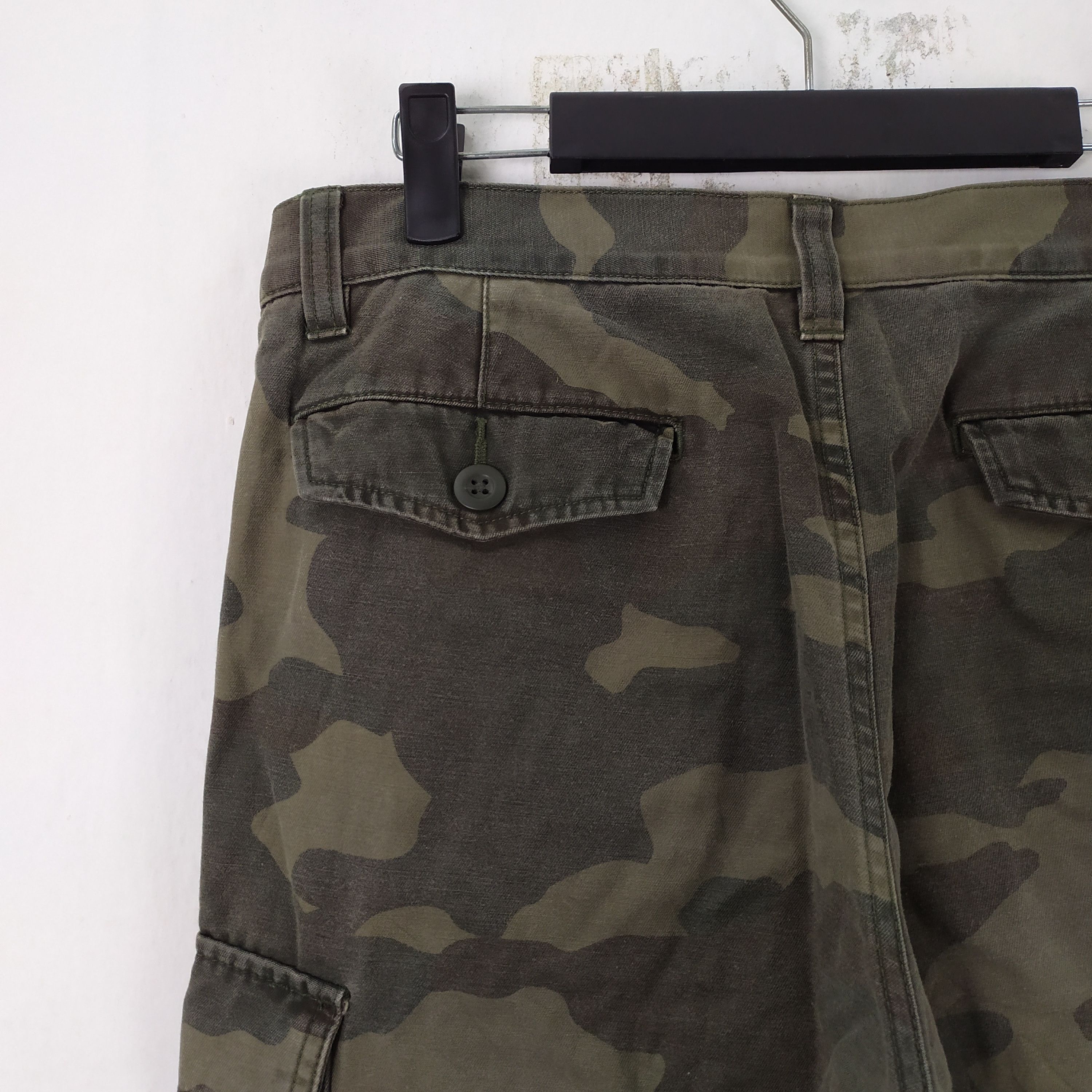 Japanese Brand VINTAGE JAPANESE BRAND FADED CAMO CARGO PANTS Size US 30 / EU 46 - 9 Thumbnail