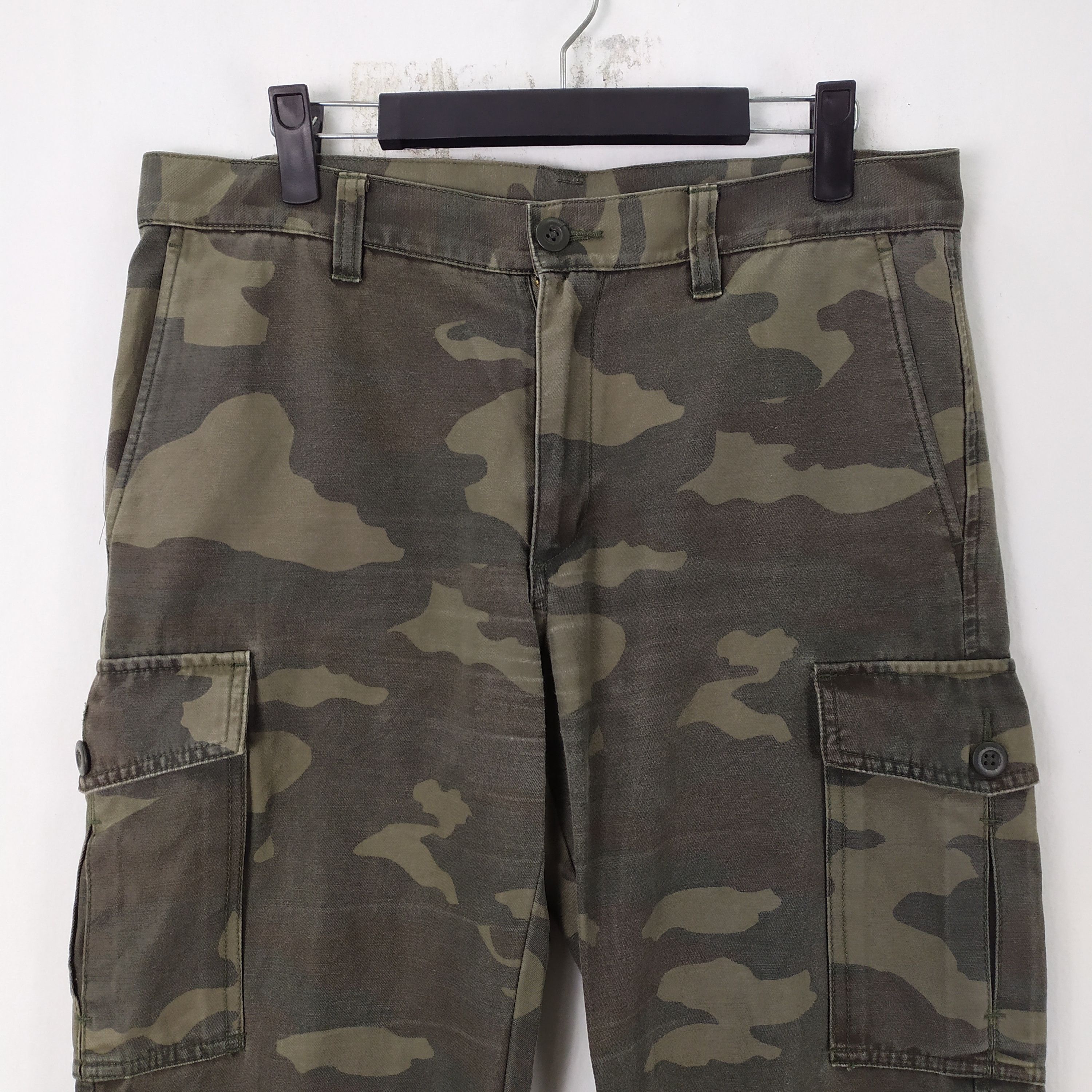 Japanese Brand VINTAGE JAPANESE BRAND FADED CAMO CARGO PANTS Size US 30 / EU 46 - 4 Thumbnail