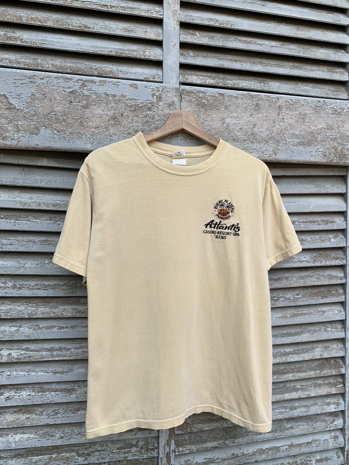 Vintage Vintage Atlantis Casino Resort TShirt Size US S / EU 44-46 / 1 - 3 Thumbnail