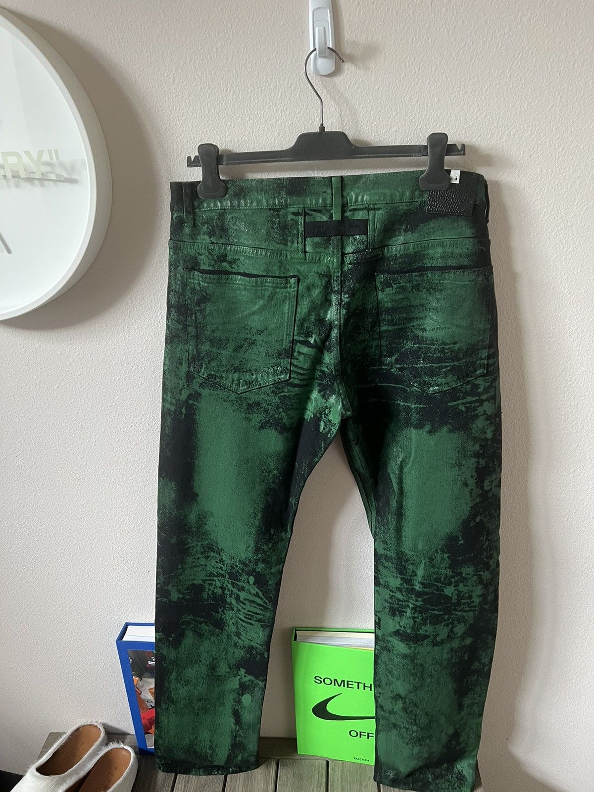 1017 ALYX 9SM 1017 ALYX 9SM Green Paint Jeans Size US 34 / EU 50 - 2 Thumbnail