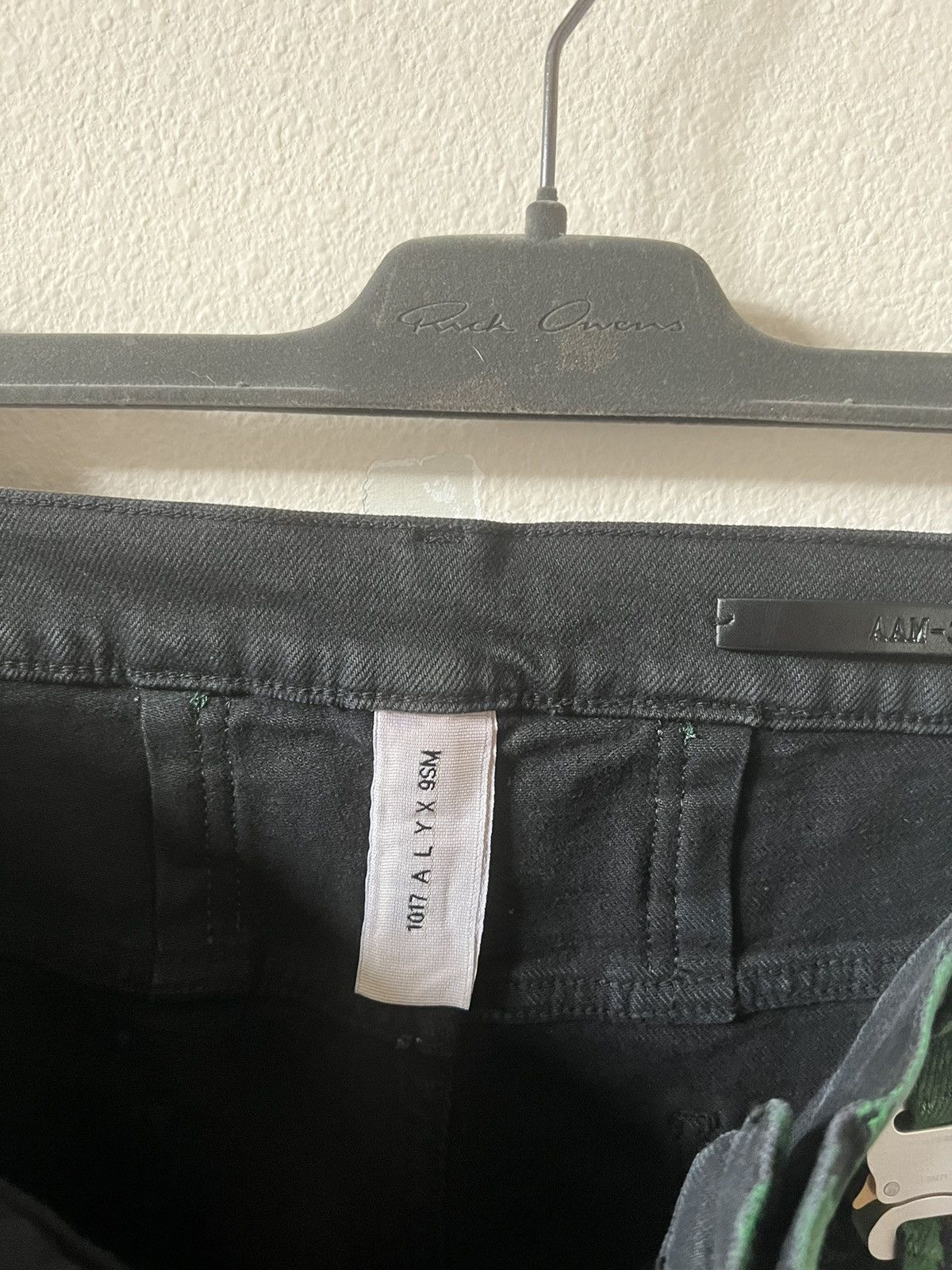 1017 ALYX 9SM 1017 ALYX 9SM Green Paint Jeans Size US 34 / EU 50 - 11 Thumbnail