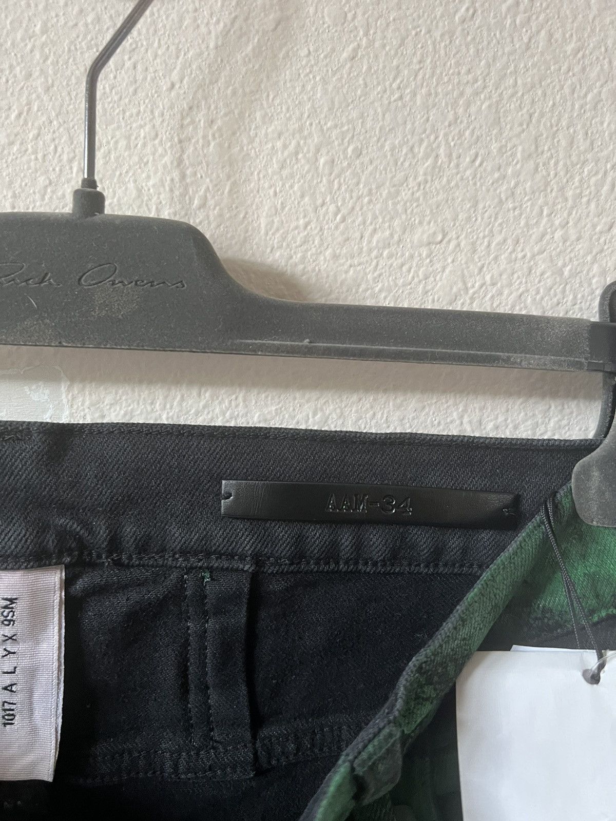 1017 ALYX 9SM 1017 ALYX 9SM Green Paint Jeans Size US 34 / EU 50 - 12 Thumbnail