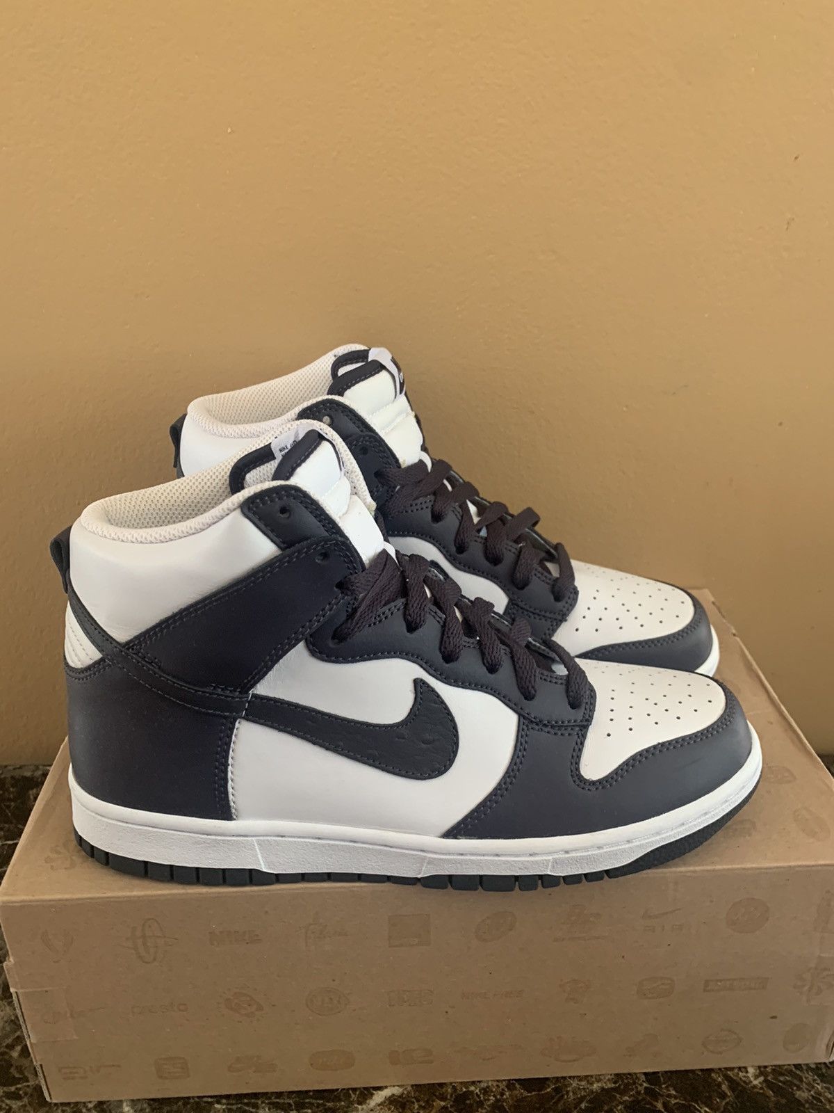 Nike Nike Dunk High 2011 Ostrich Gridiron SB Size US 7 / EU 40 - 2 Thumbnail