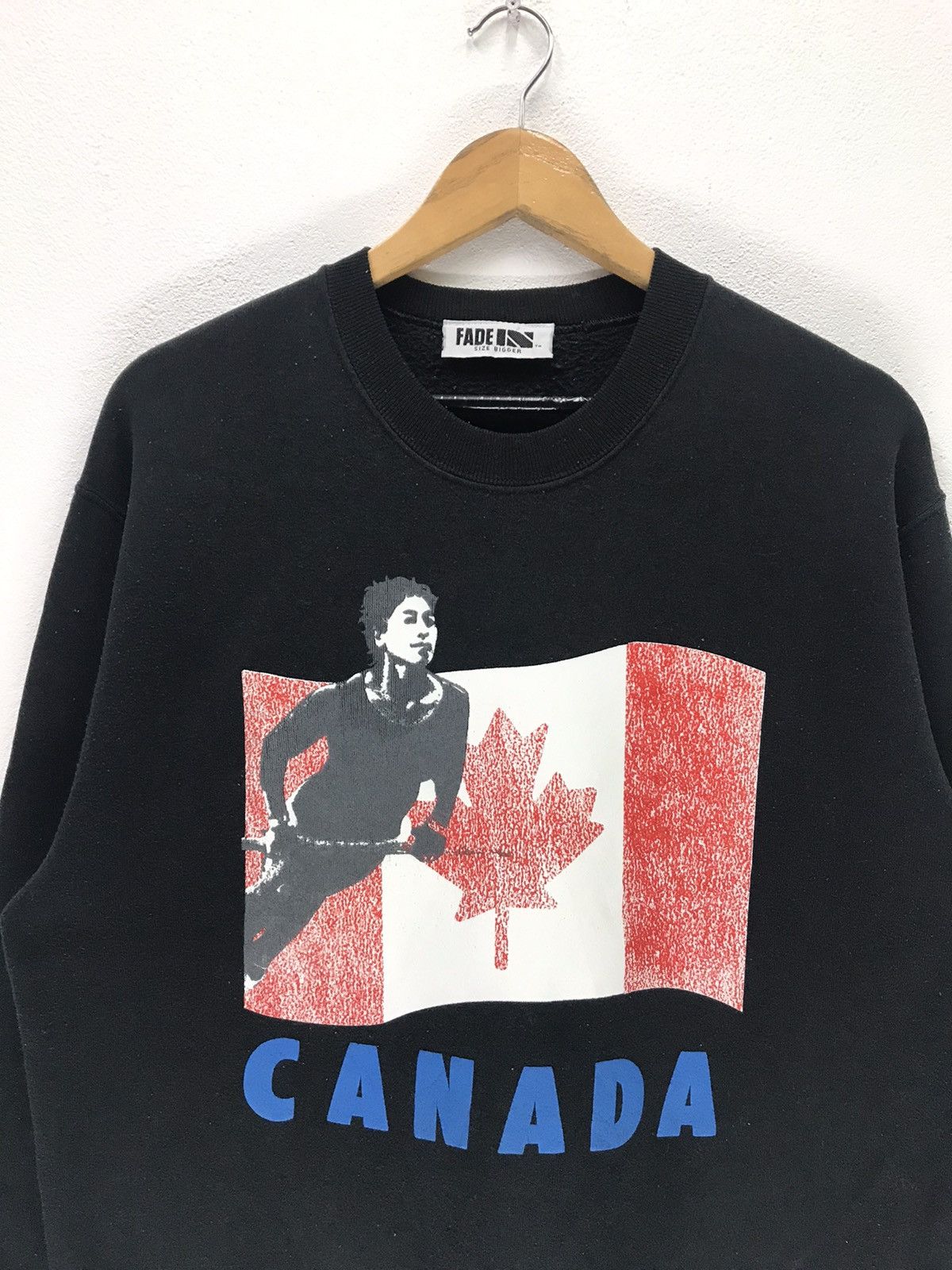 Vintage Vintage Fade In Canada World Class International Sweat Size US M / EU 48-50 / 2 - 2 Thumbnail