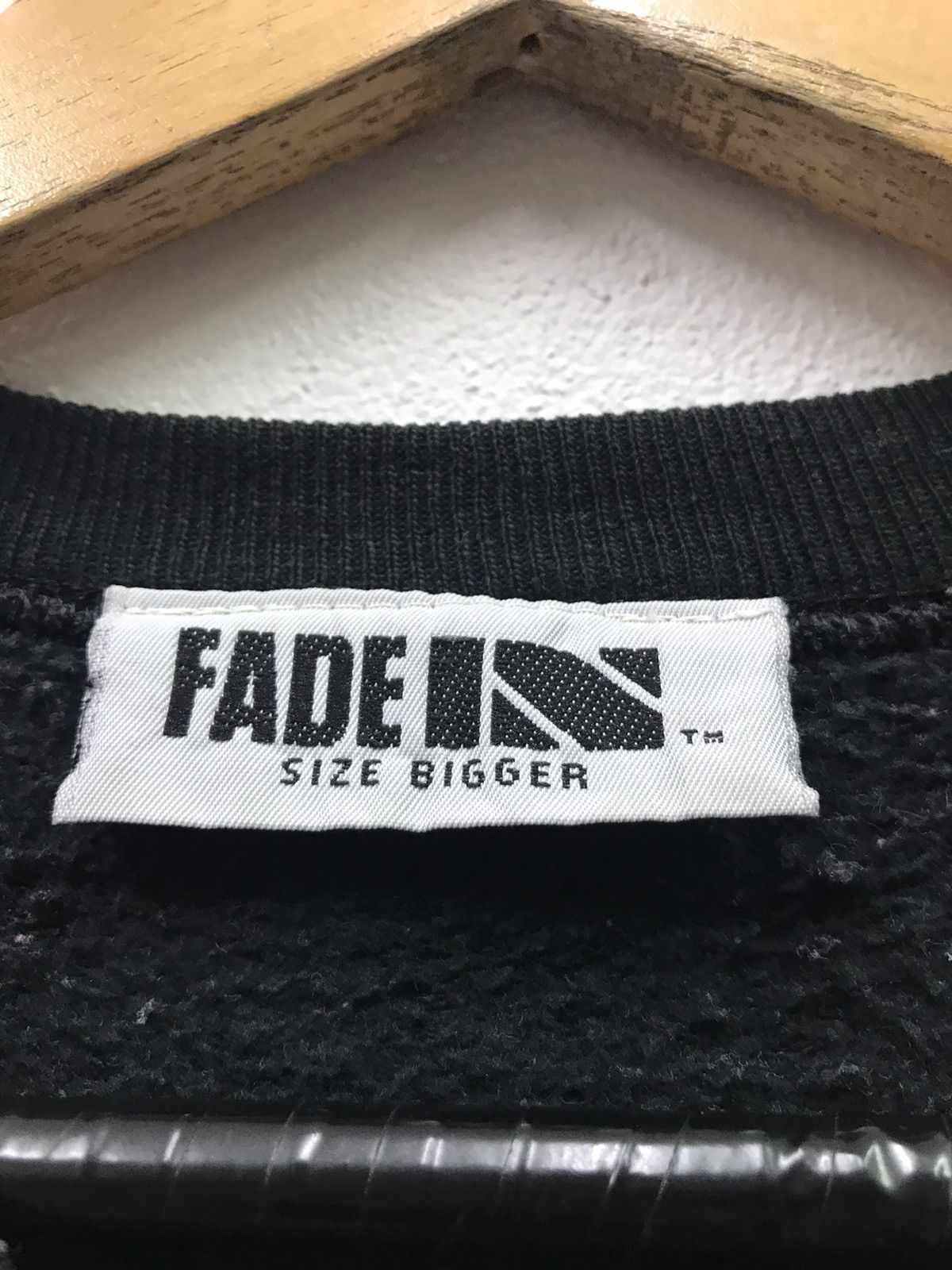 Vintage Vintage Fade In Canada World Class International Sweat Size US M / EU 48-50 / 2 - 9 Thumbnail