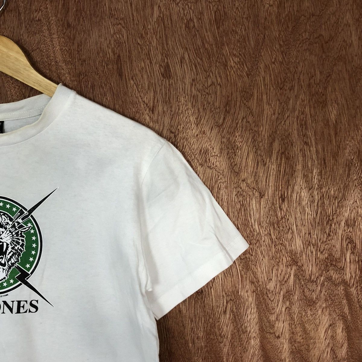 Band Tees DLL Deftones wall of fame vintage faded White band tee #2065 Size US M / EU 48-50 / 2 - 4 Thumbnail