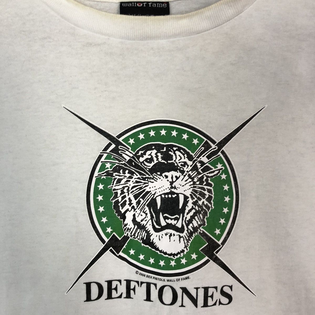 Band Tees DLL Deftones wall of fame vintage faded White band tee #2065 Size US M / EU 48-50 / 2 - 8 Thumbnail