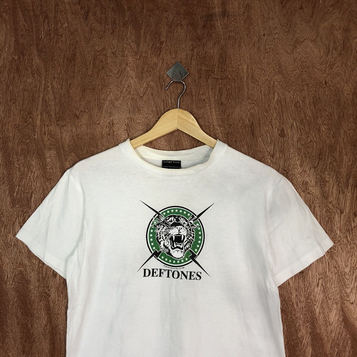 Band Tees DLL Deftones wall of fame vintage faded White band tee #2065 Size US M / EU 48-50 / 2 - 7 Thumbnail