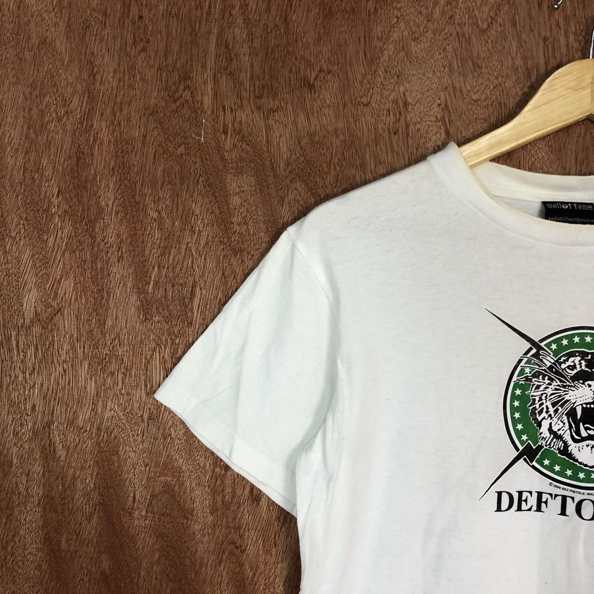 Band Tees DLL Deftones wall of fame vintage faded White band tee #2065 Size US M / EU 48-50 / 2 - 5 Thumbnail