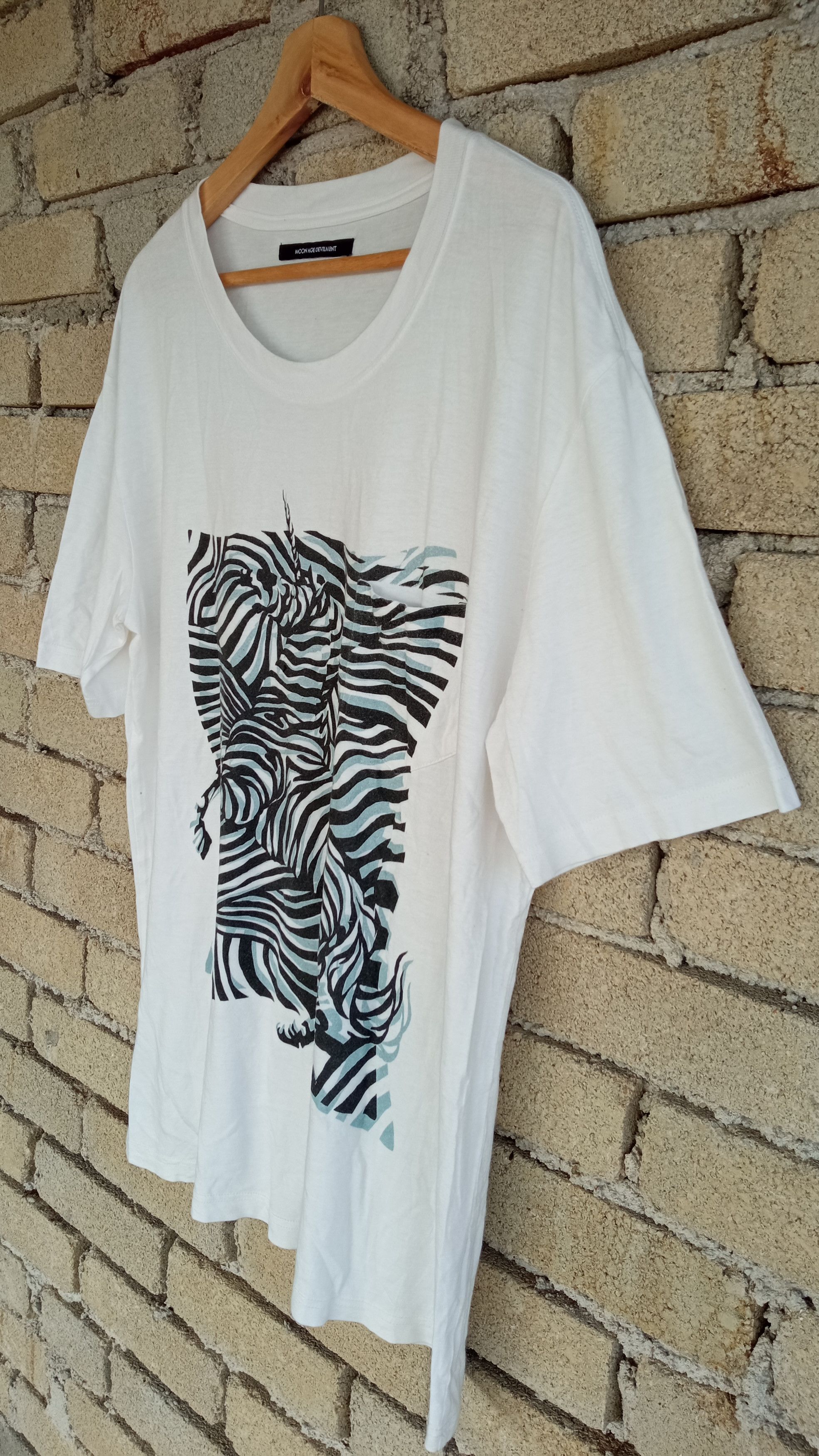 Japanese Brand × Vintage 🔥🔥MAD Moon Age Devilment Animal Printed T-Shirt Size US M / EU 48-50 / 2 - 6 Thumbnail