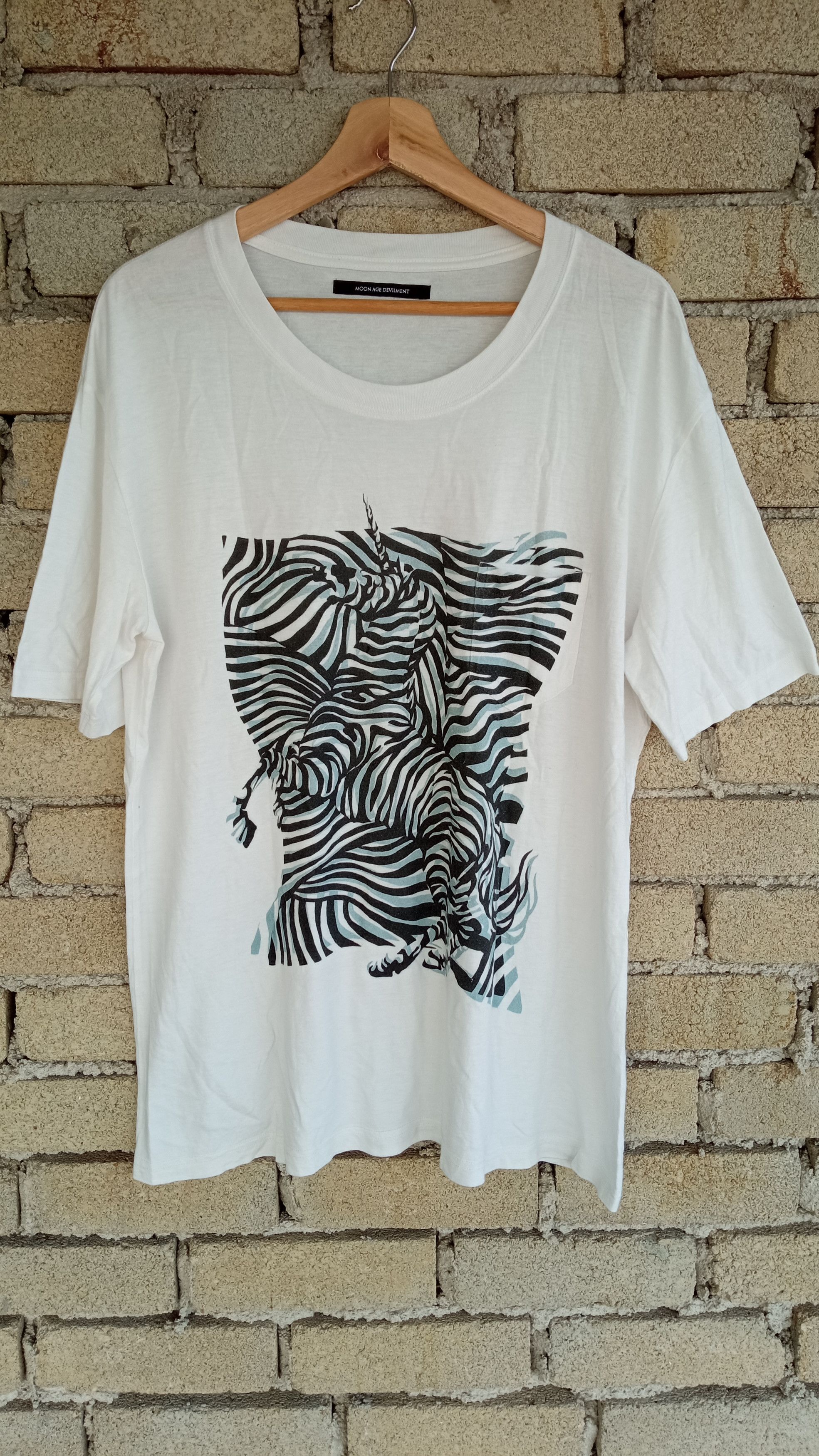 Japanese Brand × Vintage 🔥🔥MAD Moon Age Devilment Animal Printed T-Shirt Size US M / EU 48-50 / 2 - 4 Thumbnail