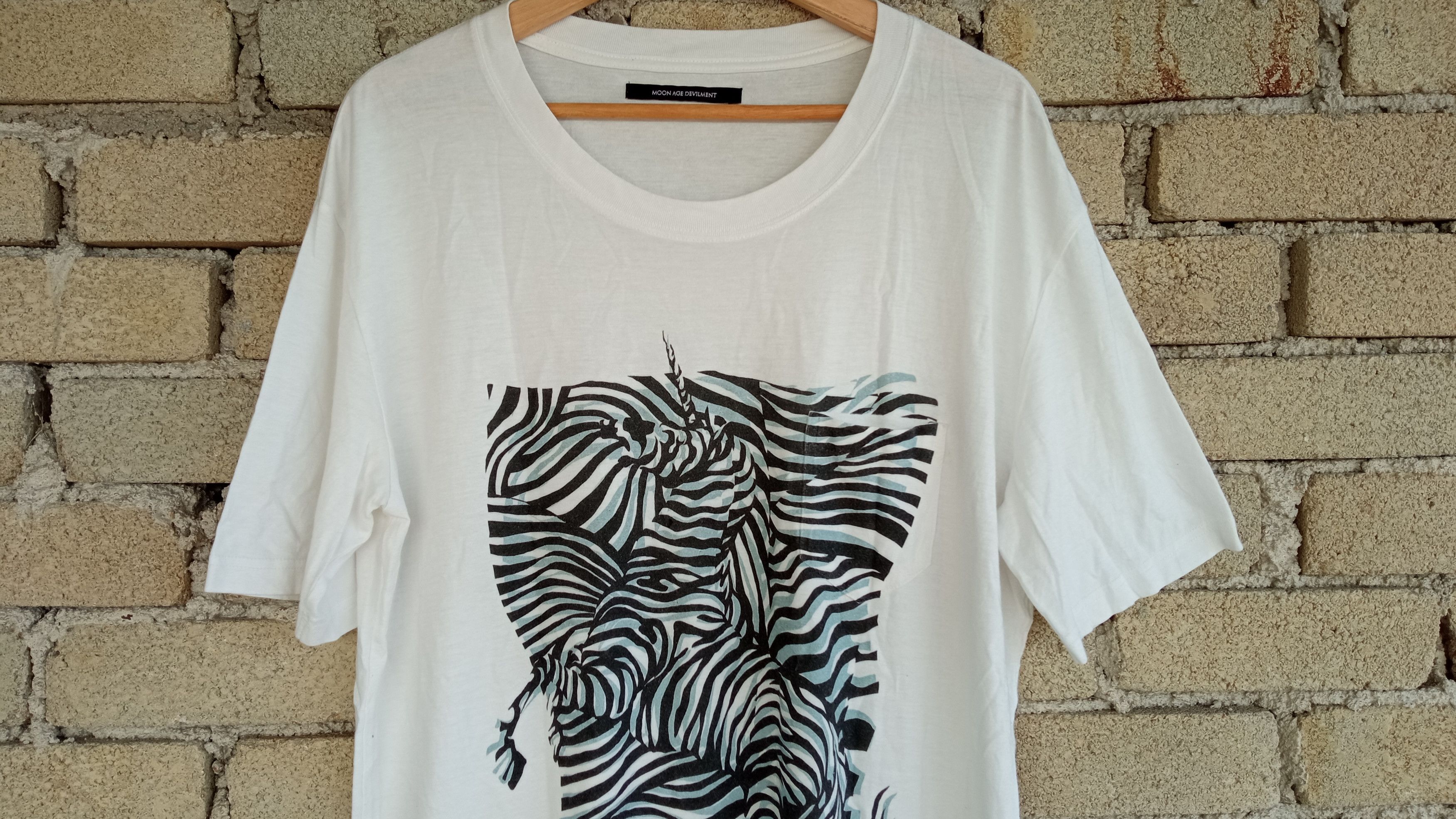 Japanese Brand × Vintage 🔥🔥MAD Moon Age Devilment Animal Printed T-Shirt Size US M / EU 48-50 / 2 - 7 Thumbnail