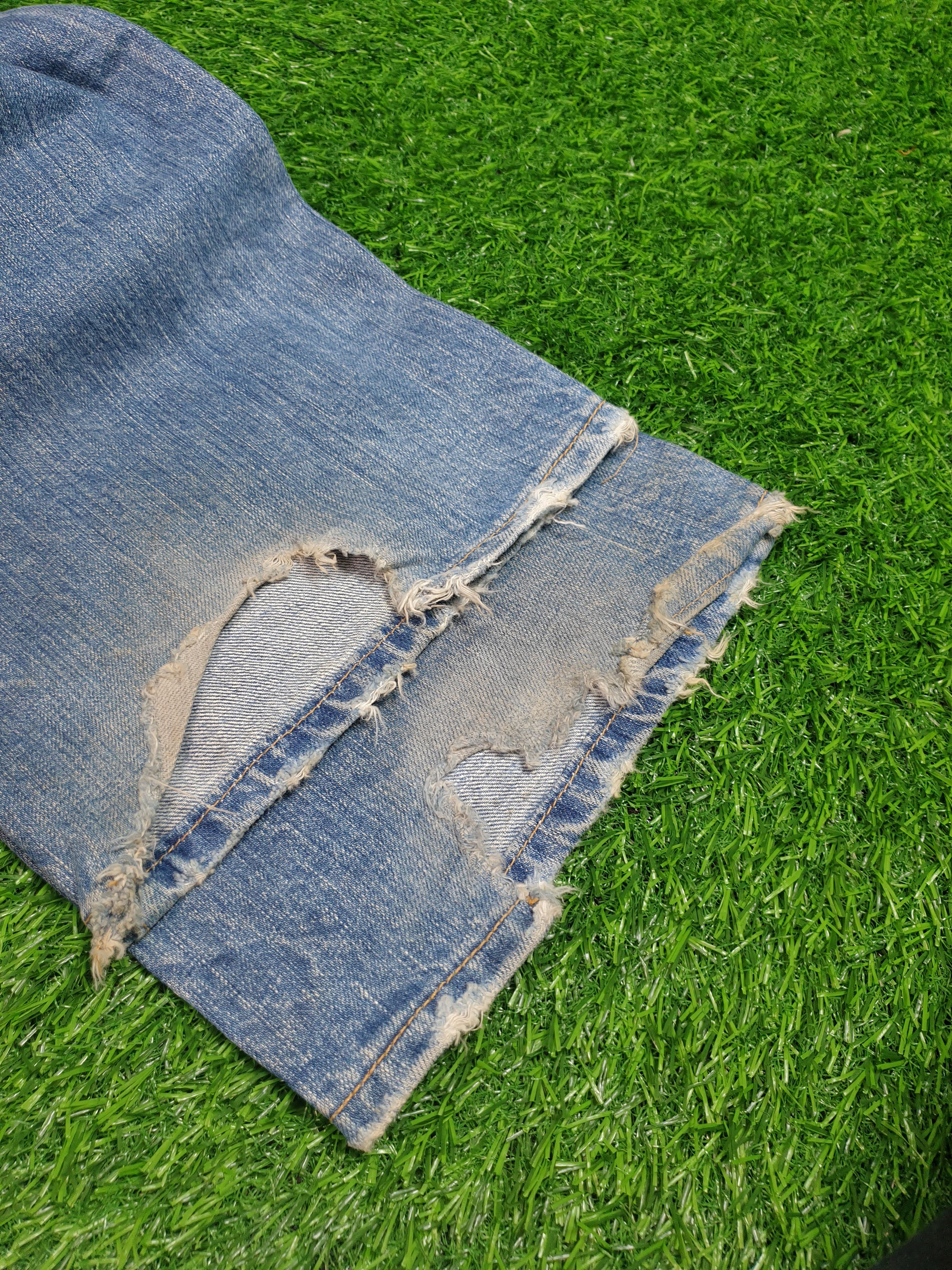 Levi's Vintage Clothing Vintage LEVIS 501 Faded Distressed 34X32 Jeans L0060 Size US 34 / EU 50 - 12 Thumbnail