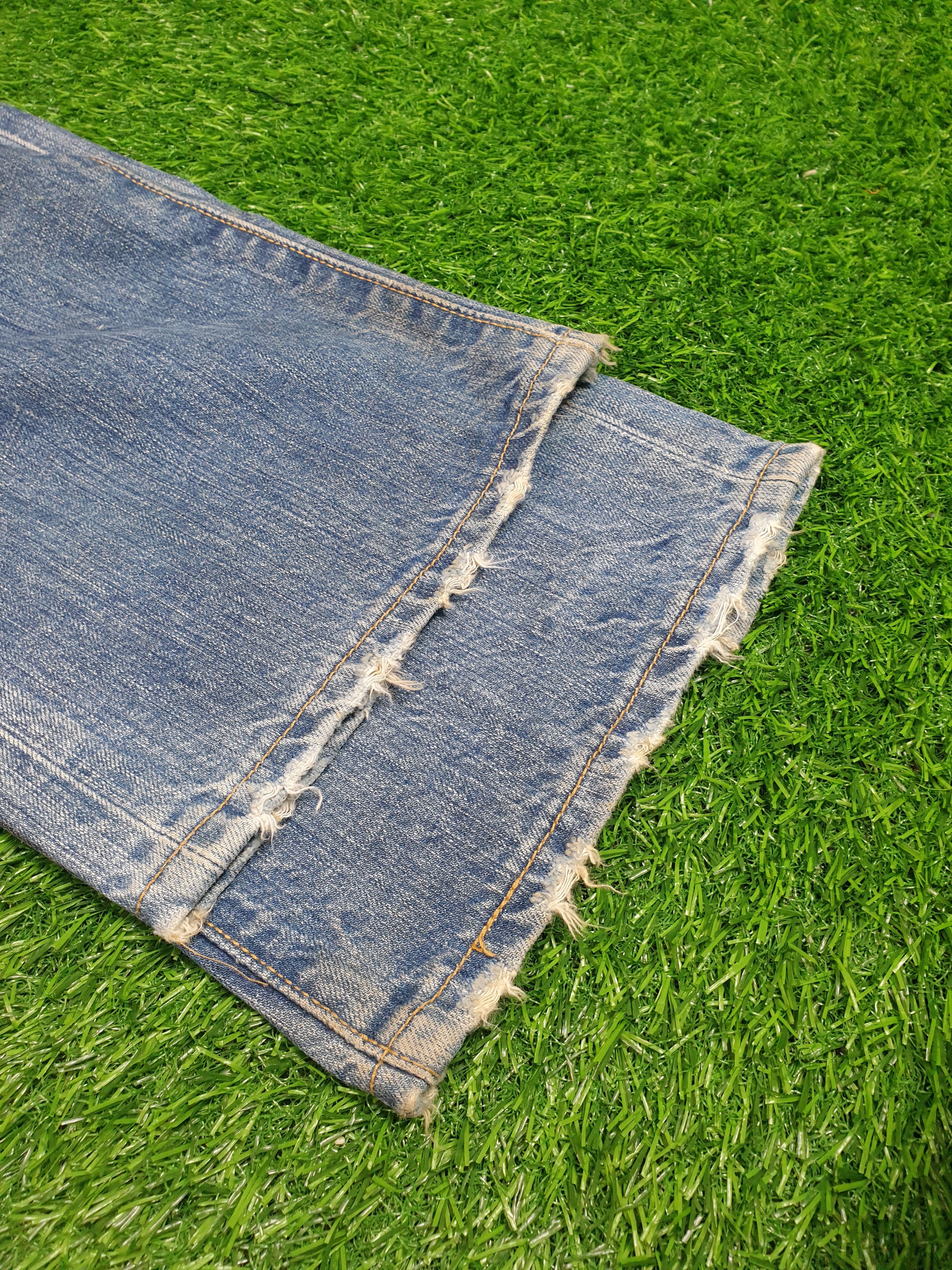Levi's Vintage Clothing Vintage LEVIS 501 Faded Distressed 34X32 Jeans L0060 Size US 34 / EU 50 - 11 Thumbnail
