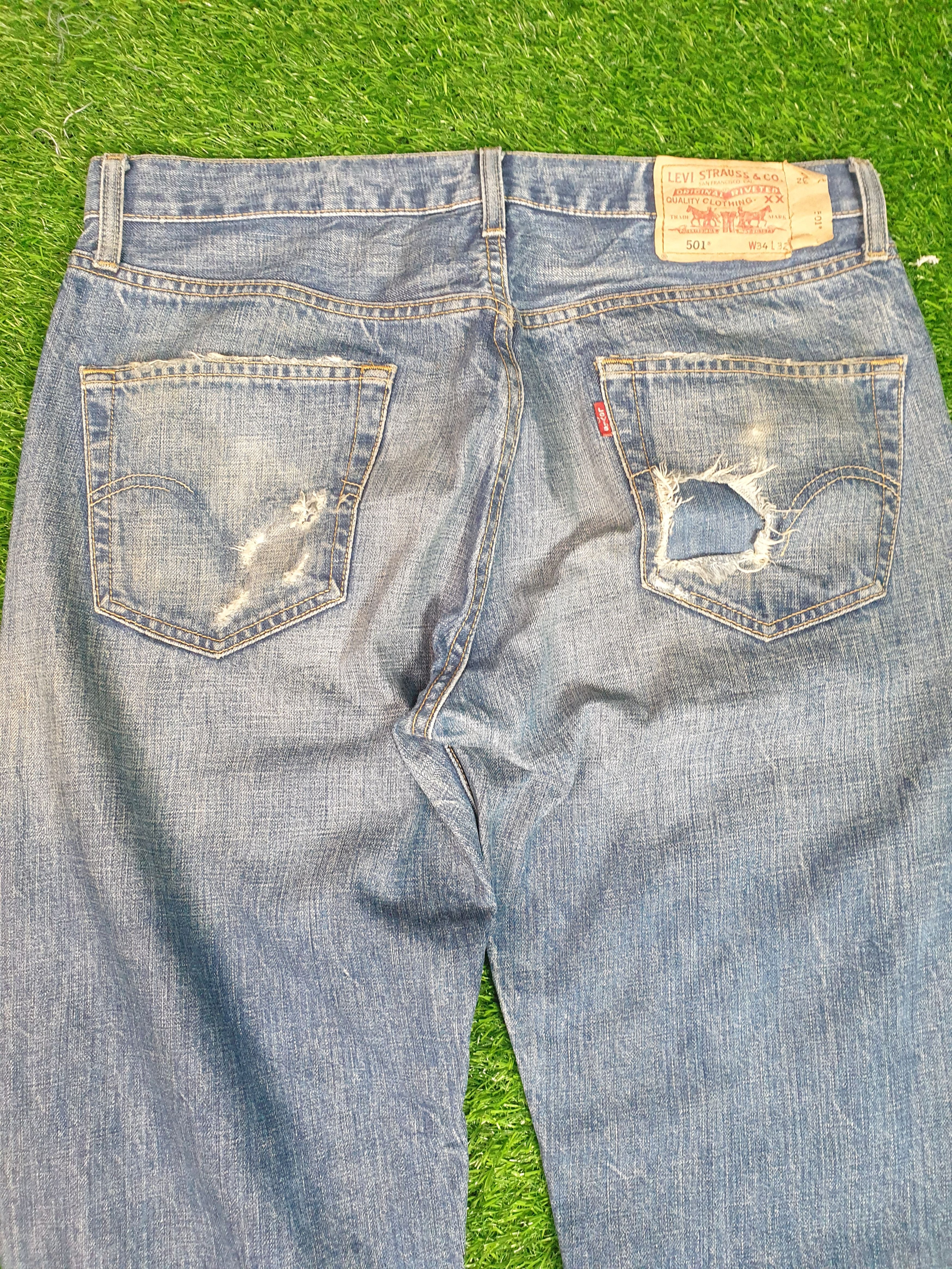 Levi's Vintage Clothing Vintage LEVIS 501 Faded Distressed 34X32 Jeans L0060 Size US 34 / EU 50 - 14 Thumbnail