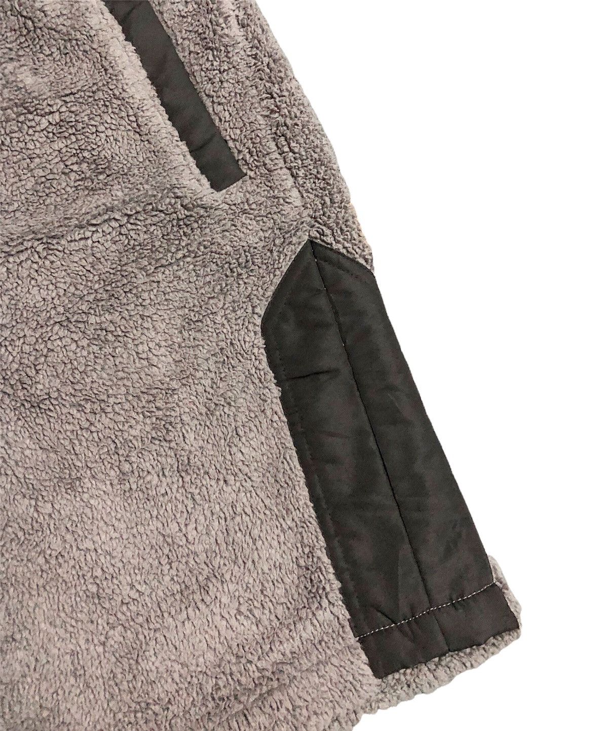 Japanese Brand FW2011 Alpine Design short fleece Size US 30 / EU 46 - 8 Thumbnail
