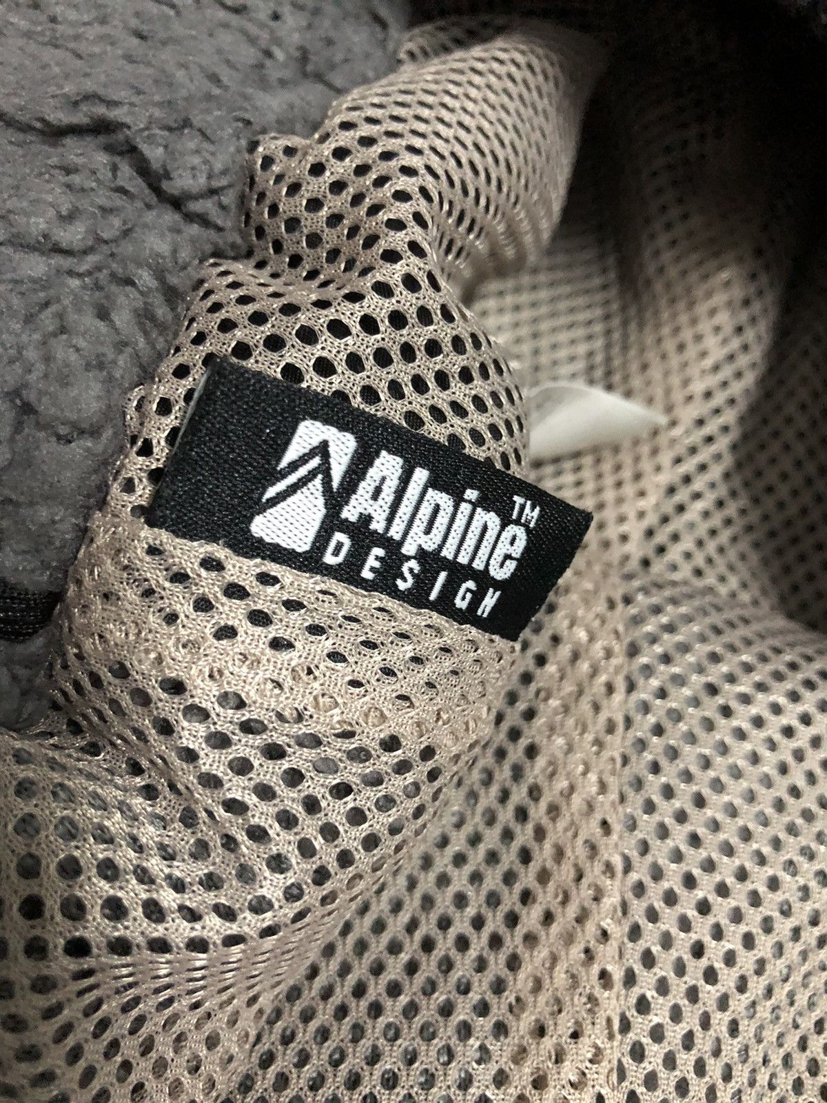 Japanese Brand FW2011 Alpine Design short fleece Size US 30 / EU 46 - 7 Thumbnail