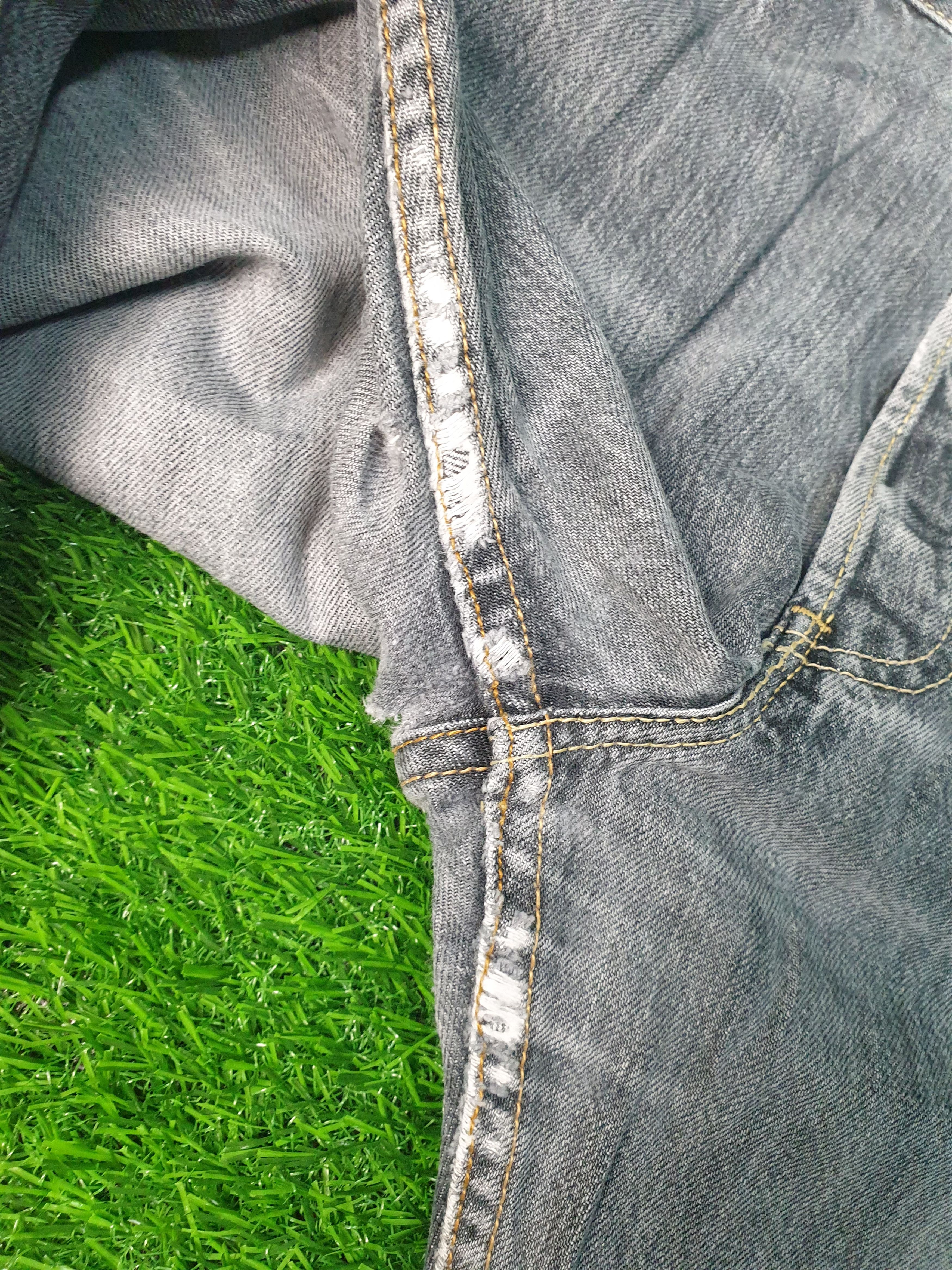 Levi's Vintage Clothing Vintage LEVIS 501 Grey Faded Distressed 33X31 Jeans L0061 Size US 33 - 6 Thumbnail