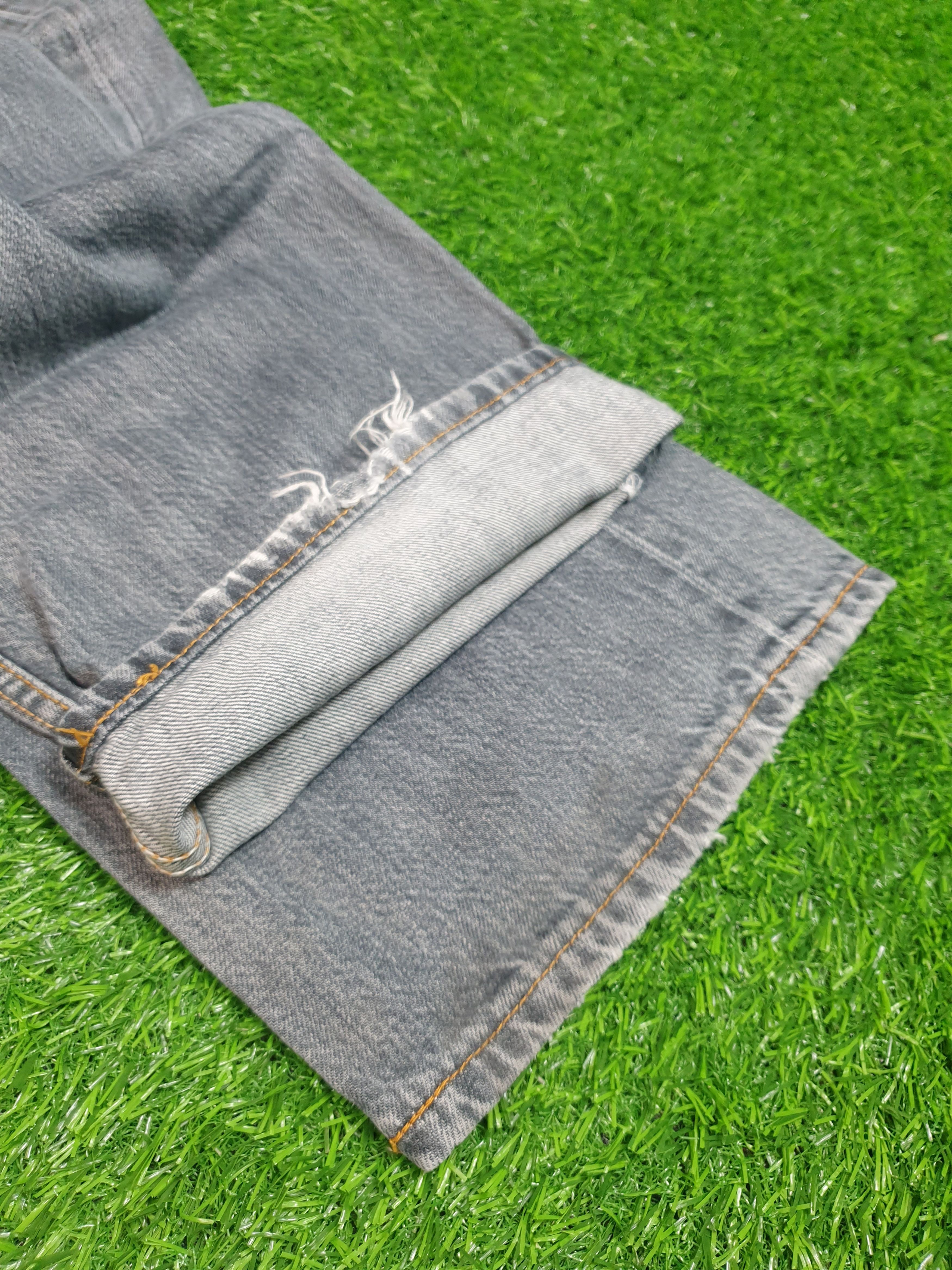 Levi's Vintage Clothing Vintage LEVIS 501 Grey Faded Distressed 33X31 Jeans L0061 Size US 33 - 8 Thumbnail