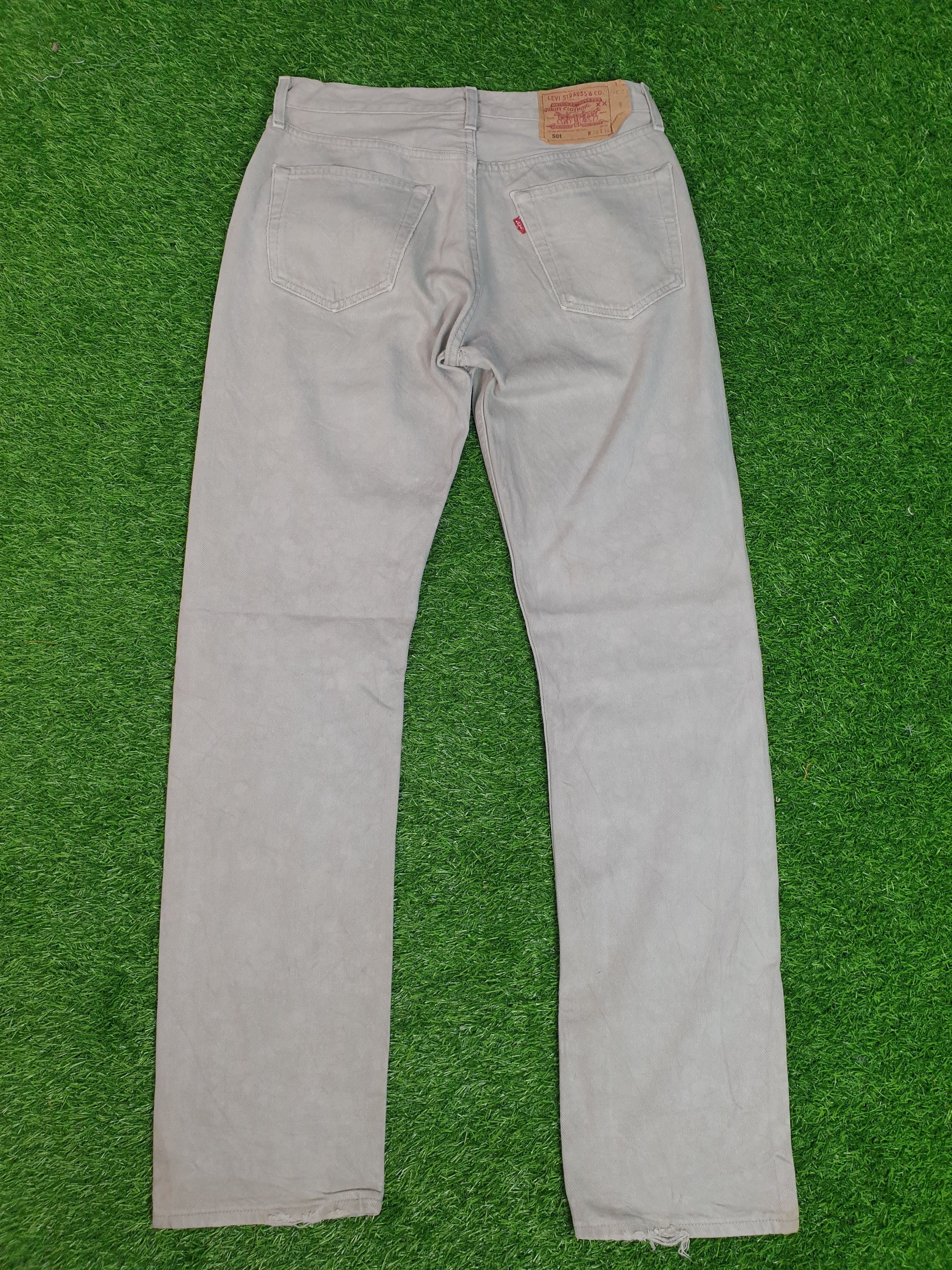 Levi's Vintage LEVIS 501 Light Faded Cream 31X33.5 Jeans L0097 Size US 31 - 2 Thumbnail