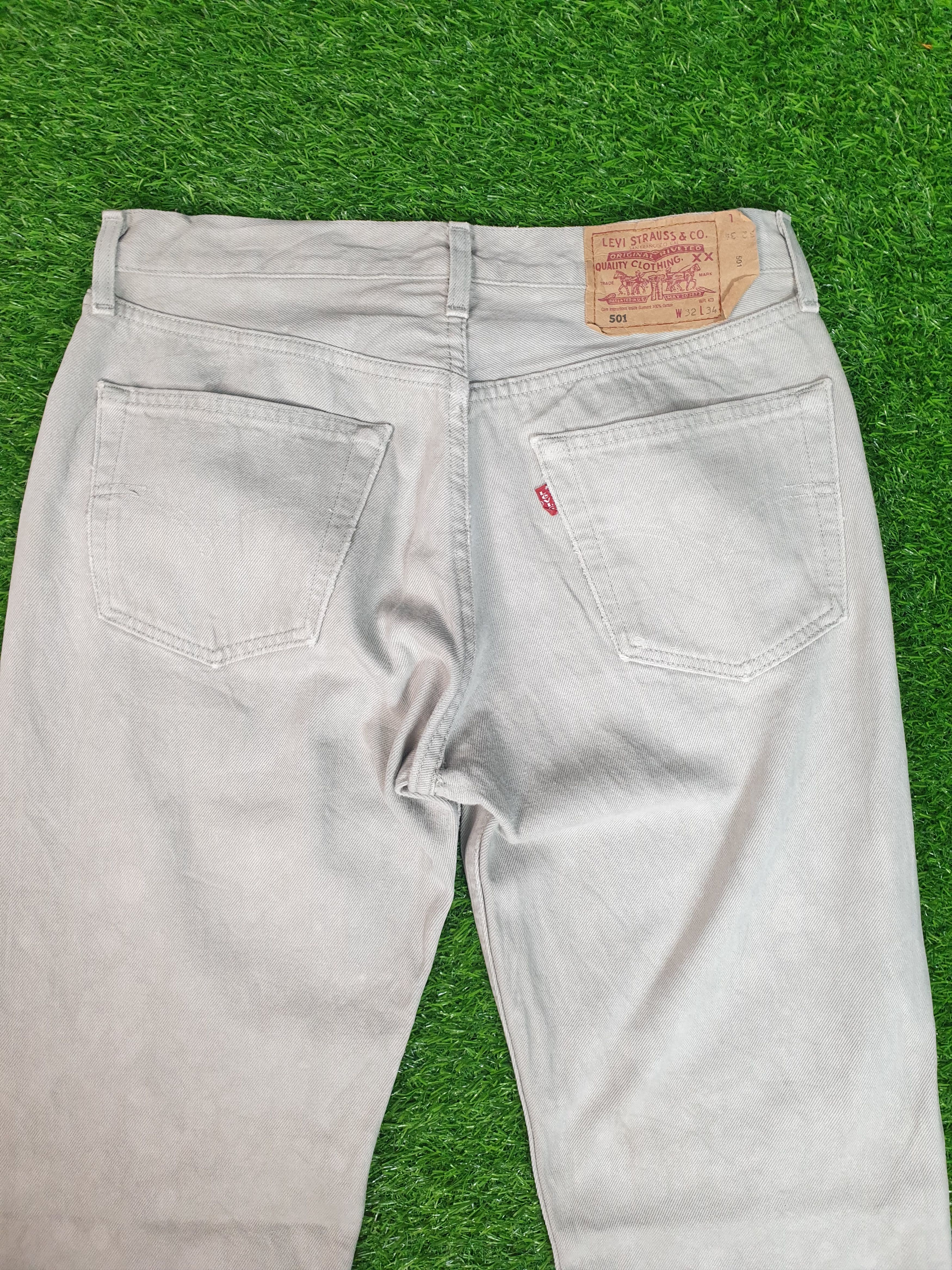 Levi's Vintage LEVIS 501 Light Faded Cream 31X33.5 Jeans L0097 Size US 31 - 9 Thumbnail
